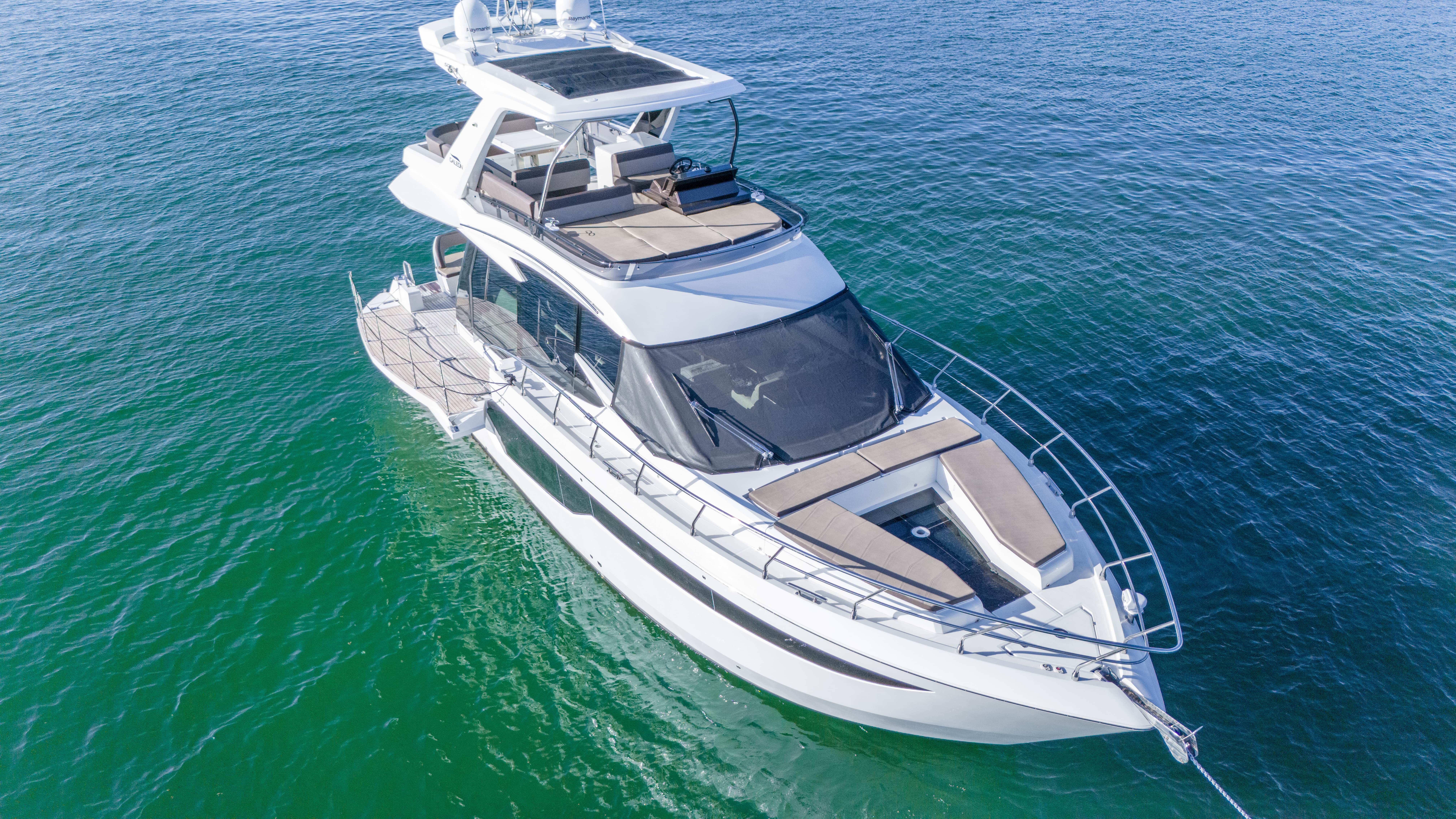 Yacht Photo 3