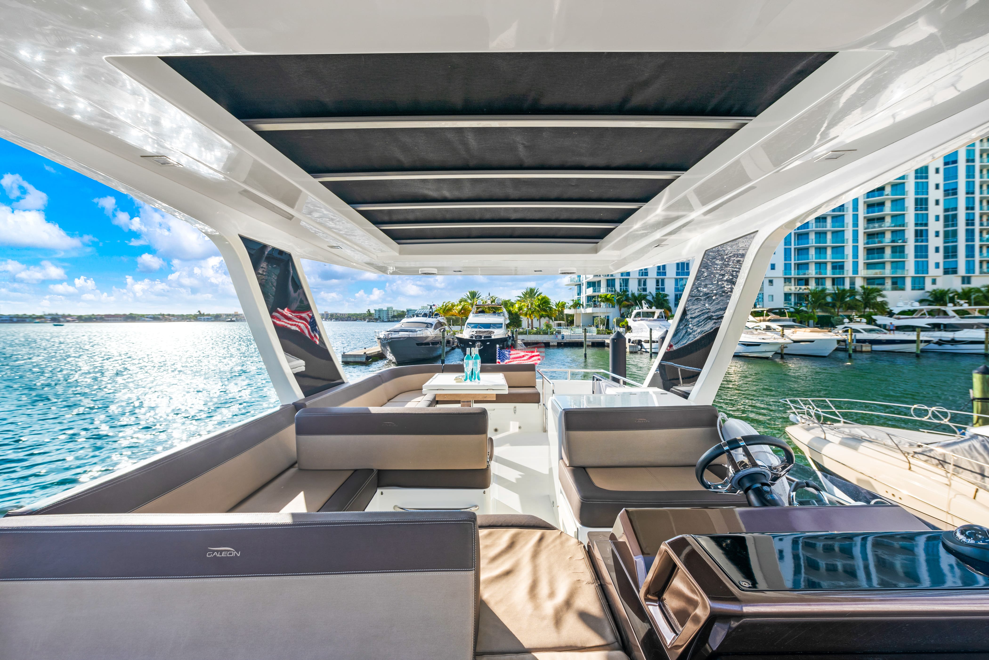 Yacht Photo 13