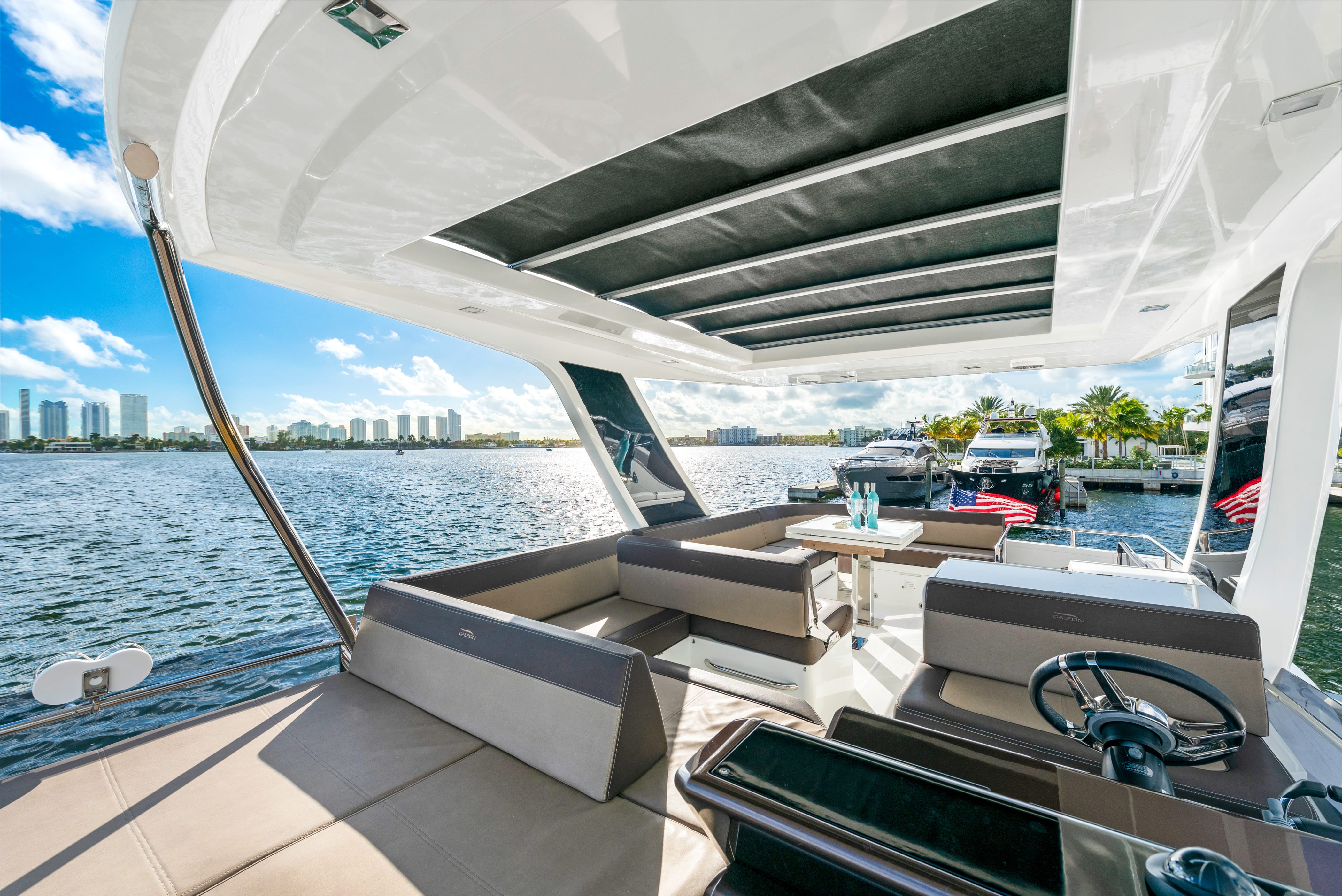 Yacht Photo 15