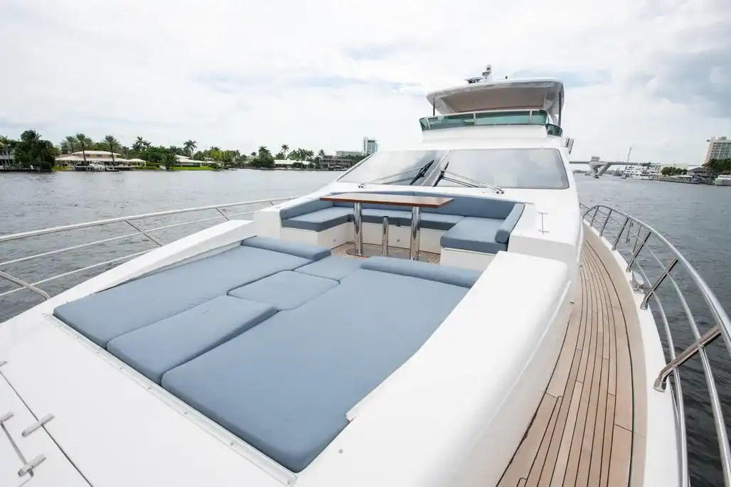 Yacht Photo 5