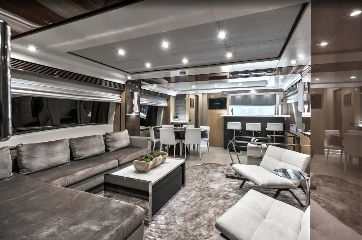 Yacht Photo 13
