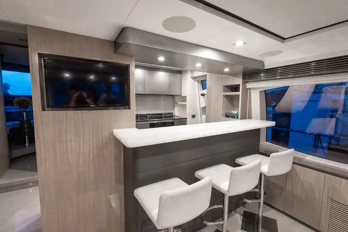 Yacht Photo 15