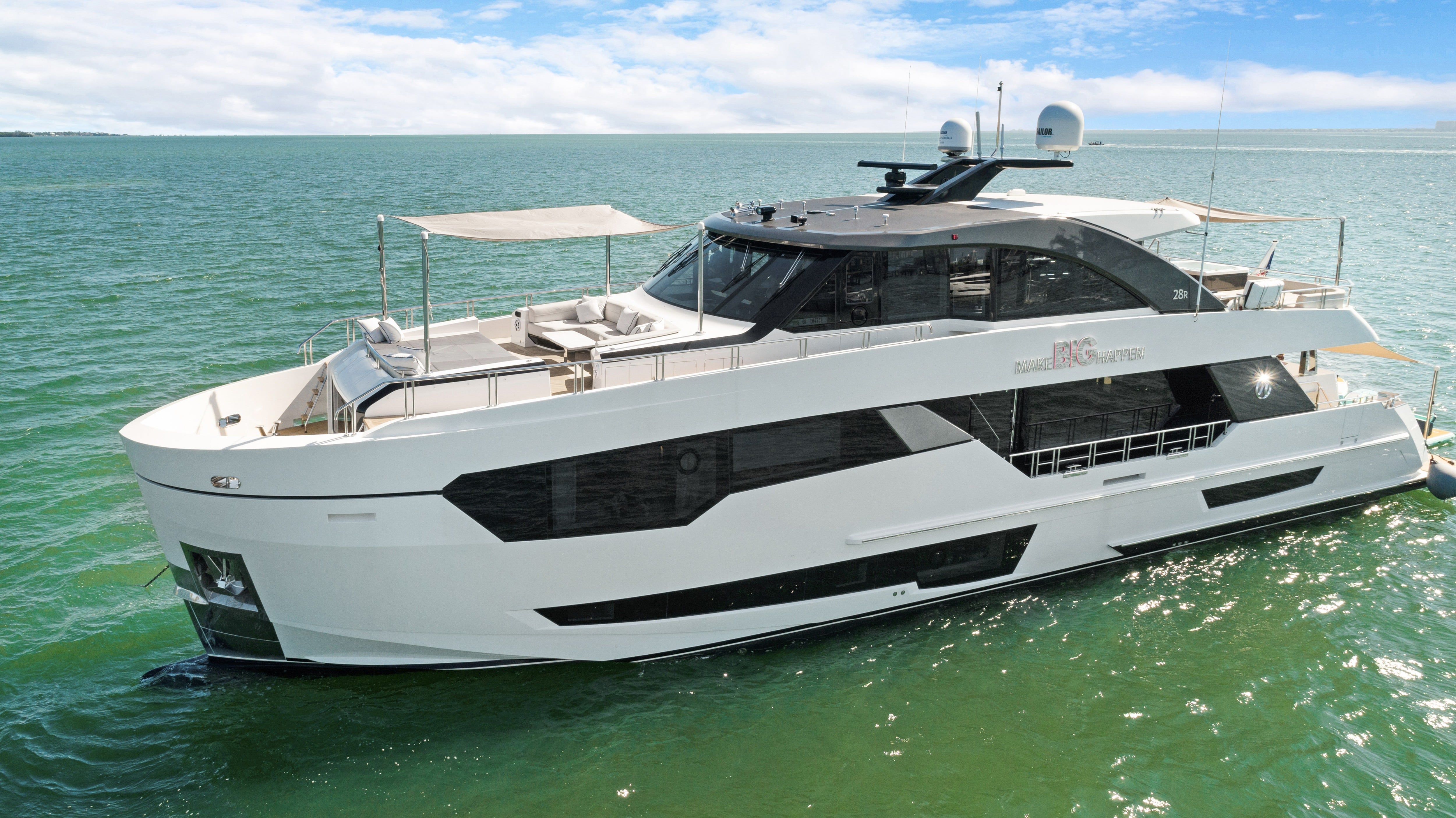 Yacht Photo 4
