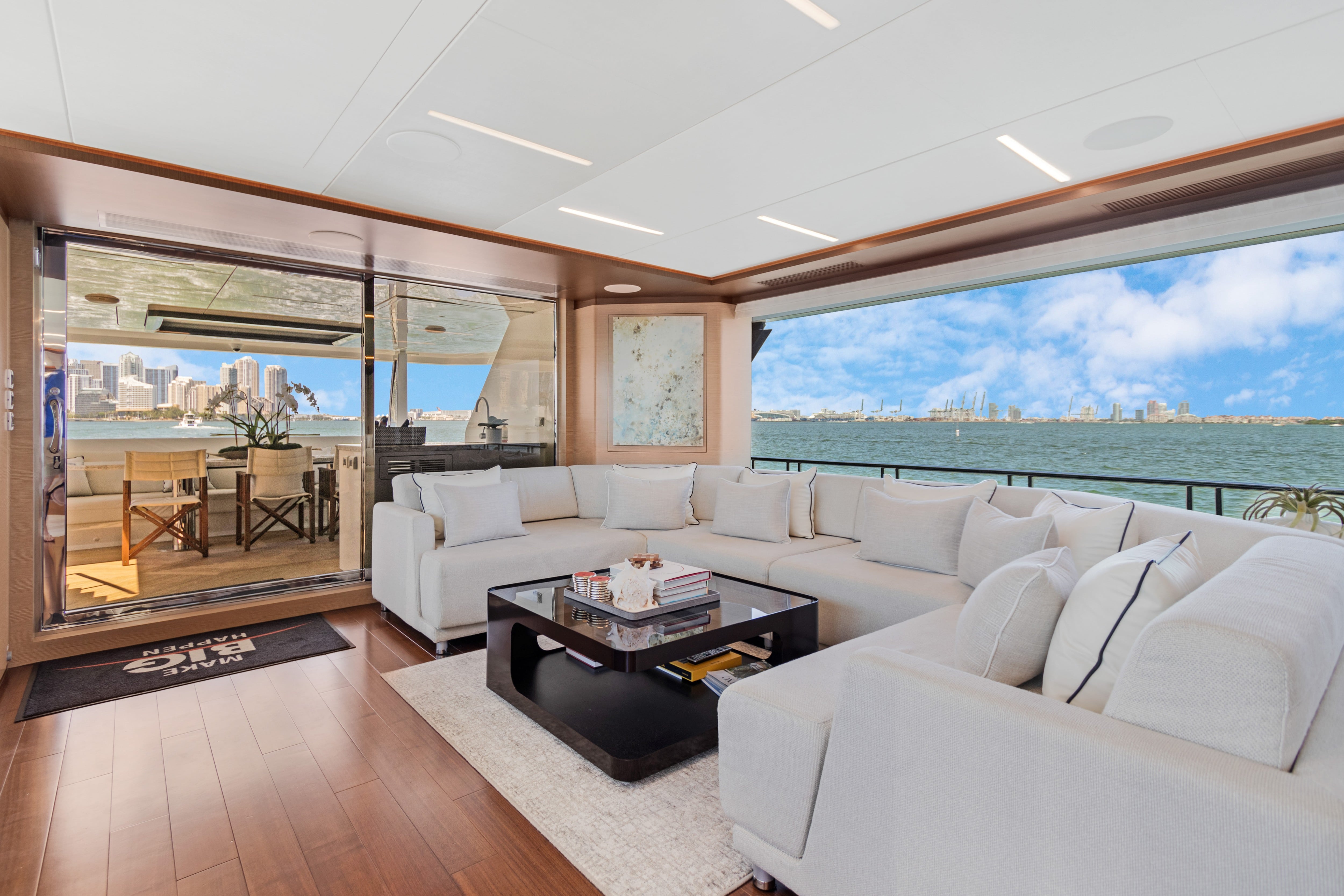 Yacht Photo 10