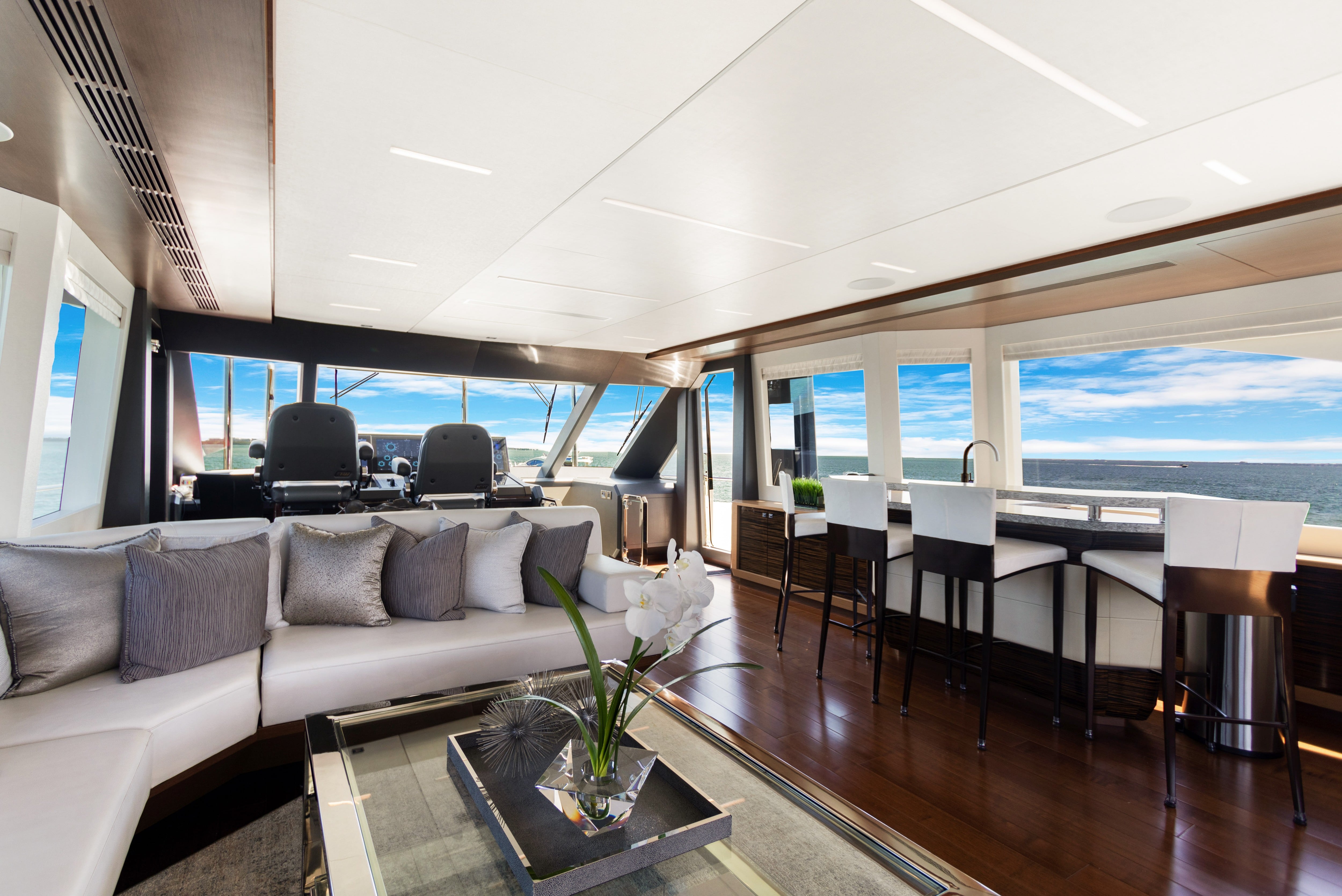 Yacht Photo 25