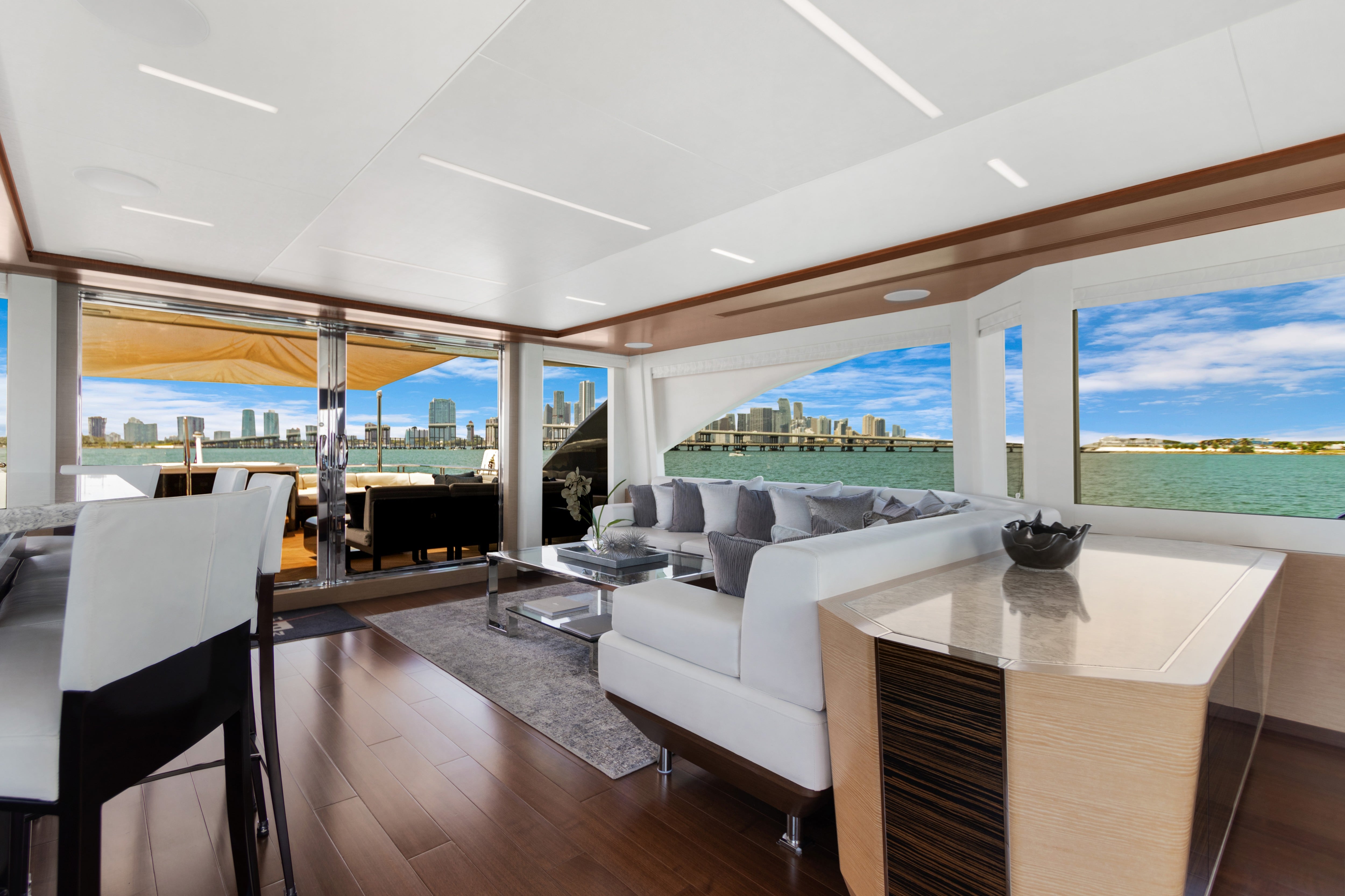 Yacht Photo 26