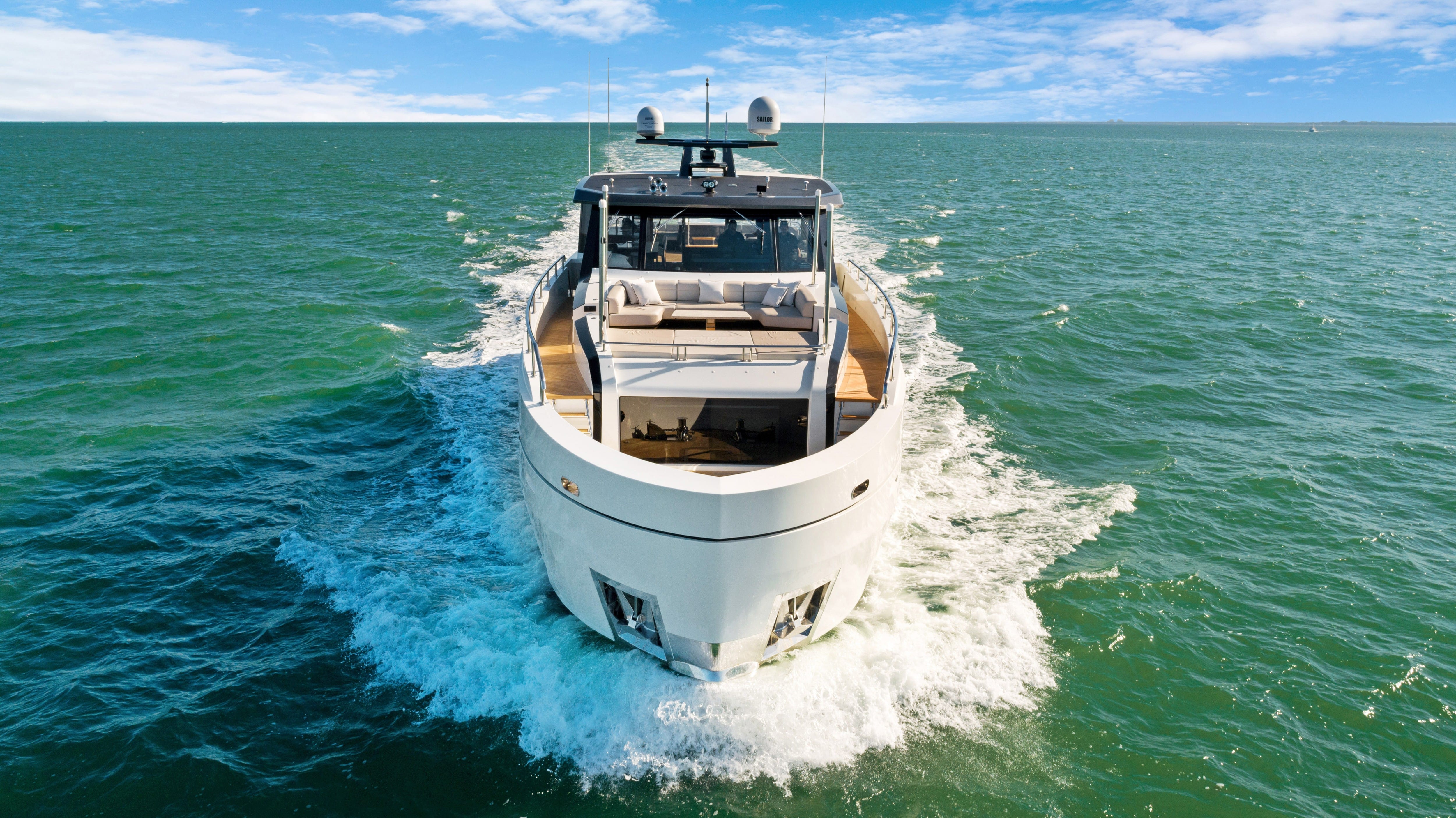 Yacht Photo 46