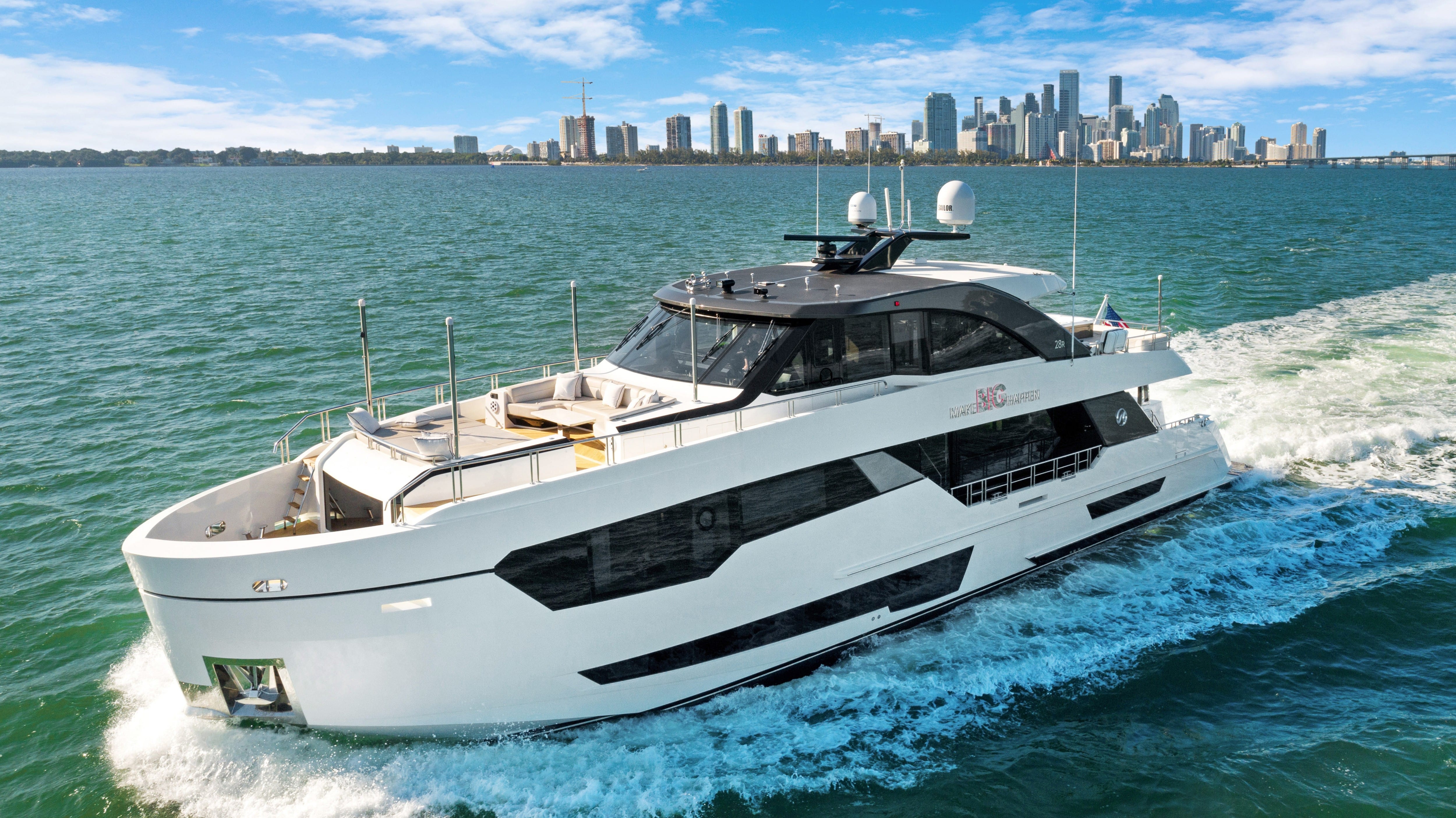 Yacht Photo 47