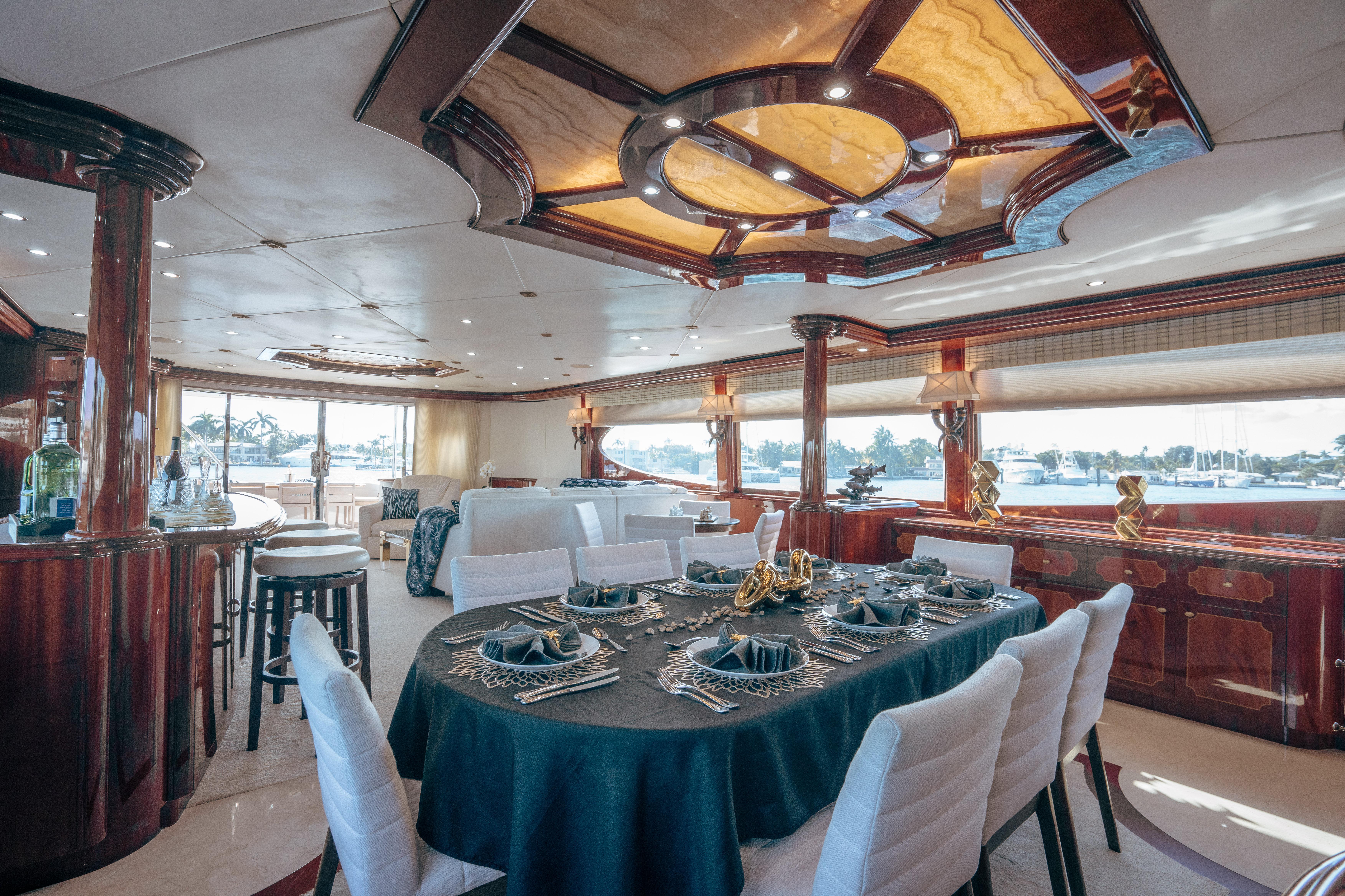 Yacht Photo 4
