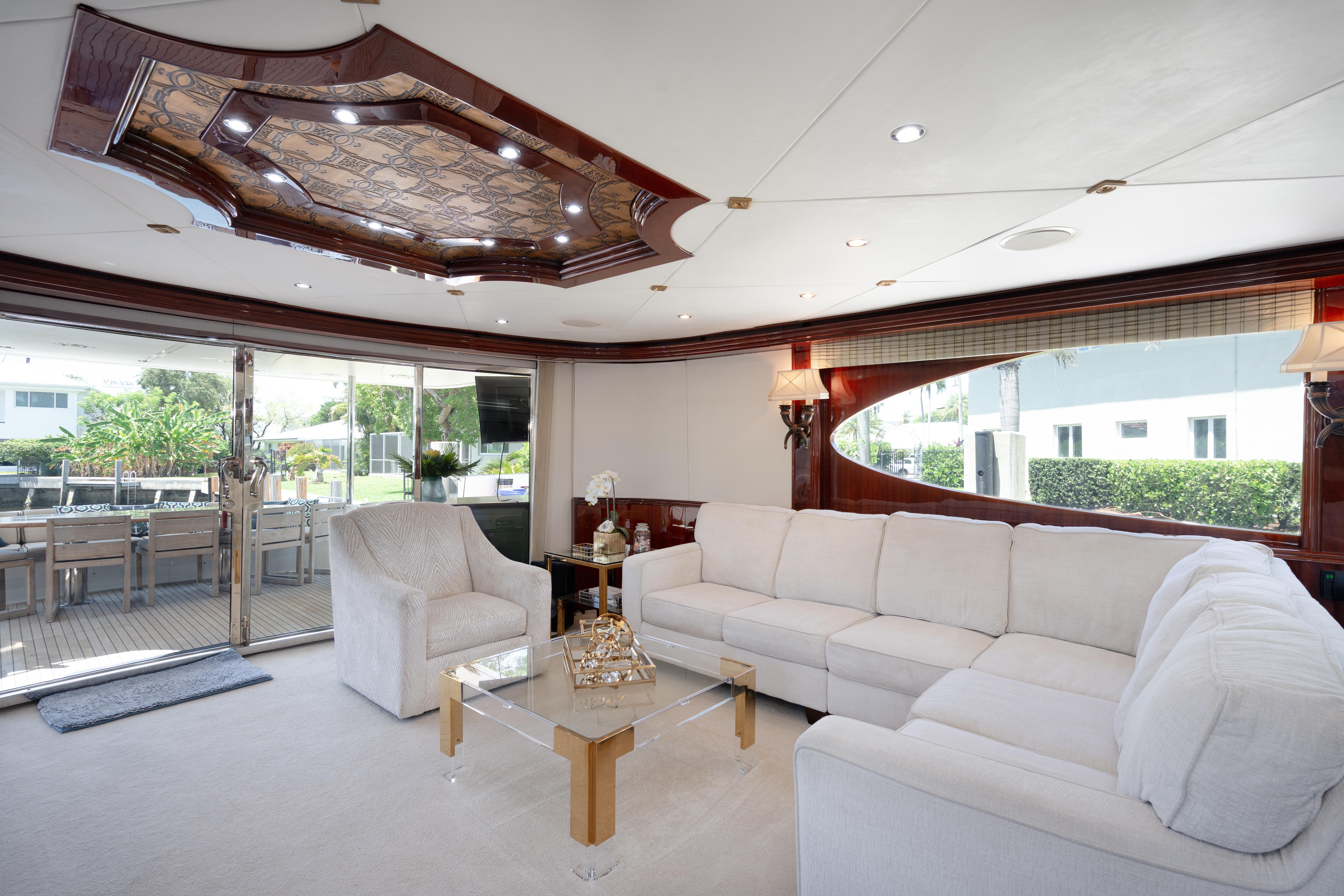 Yacht Photo 6