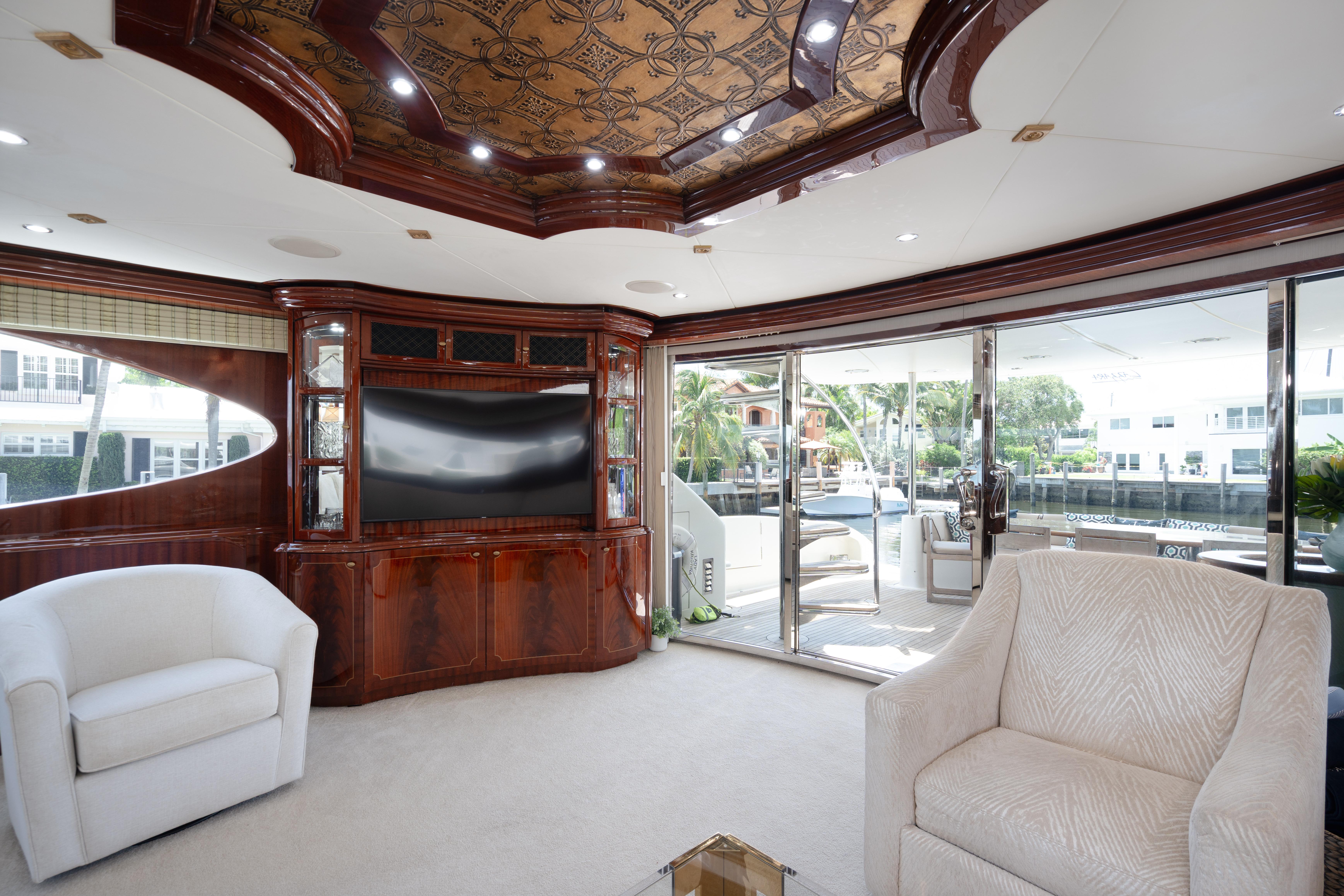 Yacht Photo 7