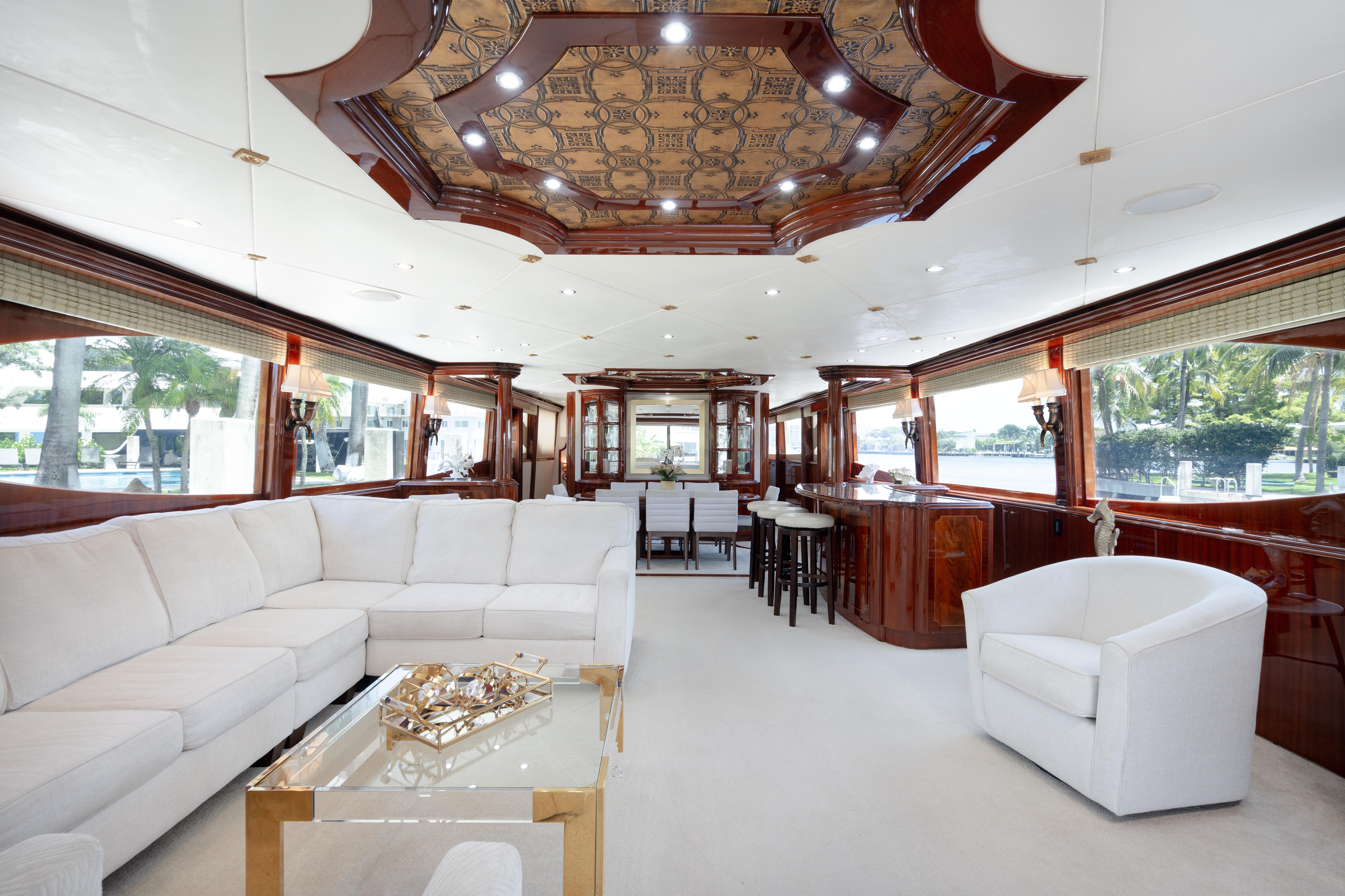 Yacht Photo 8