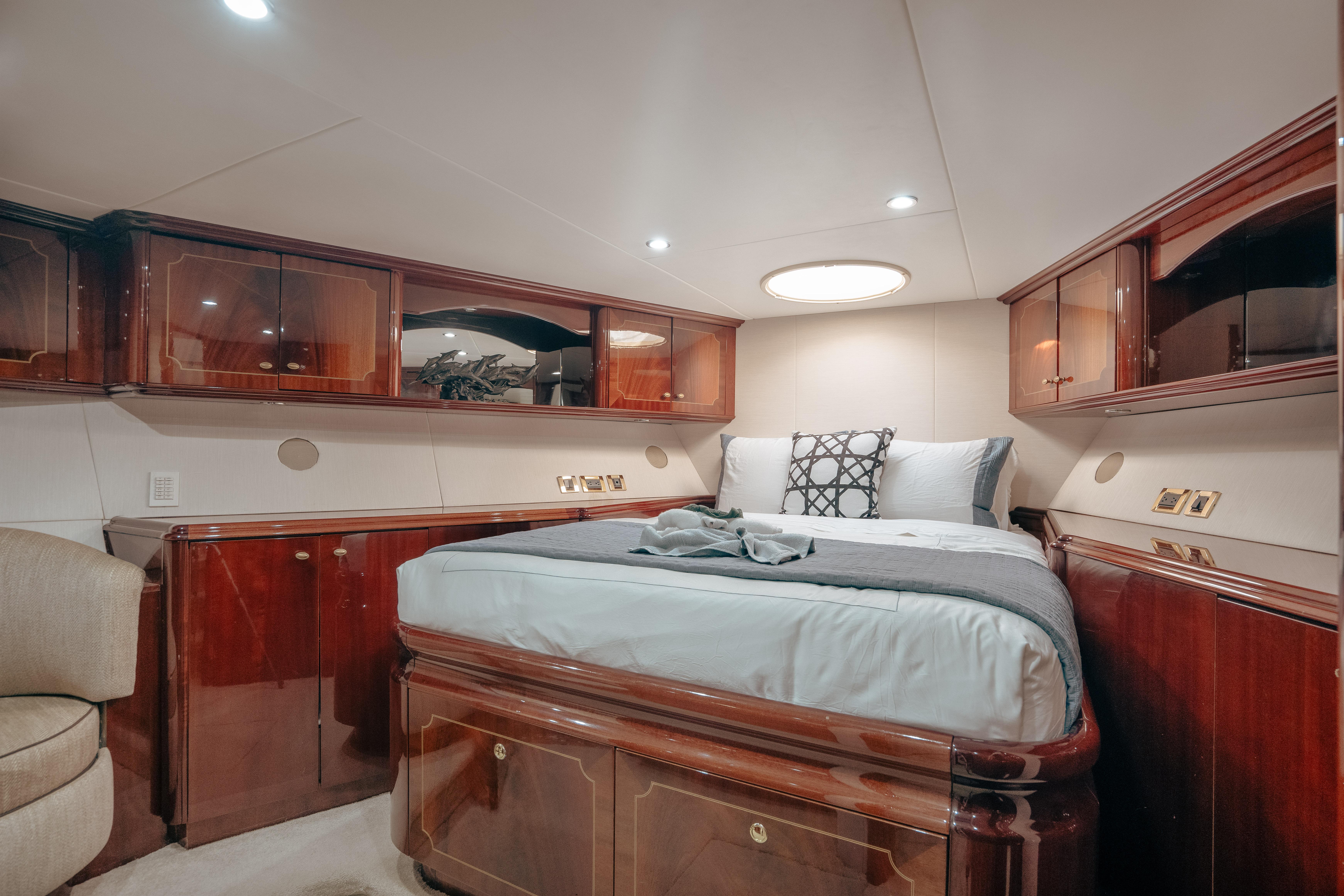 Yacht Photo 29