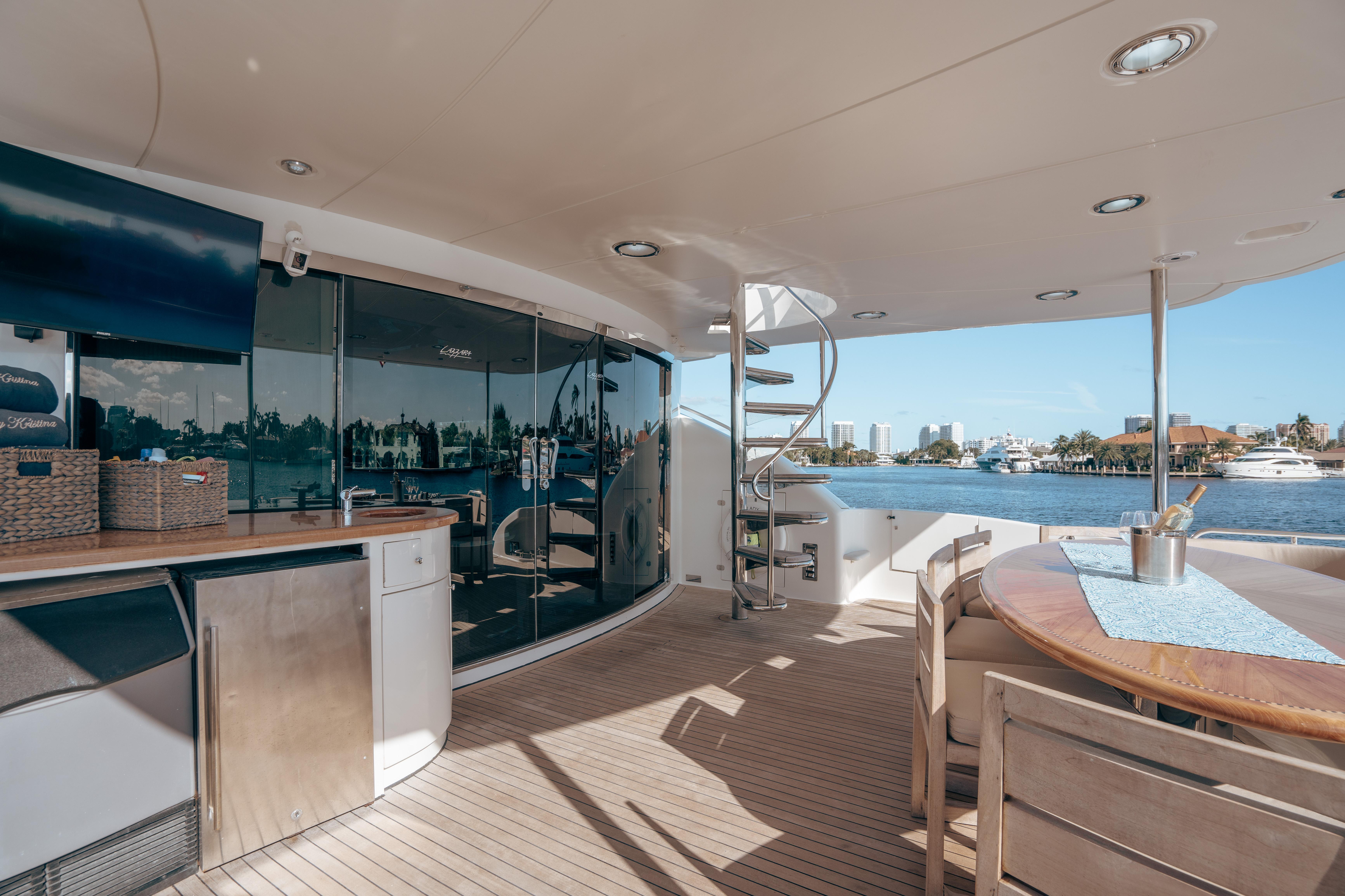 Yacht Photo 36