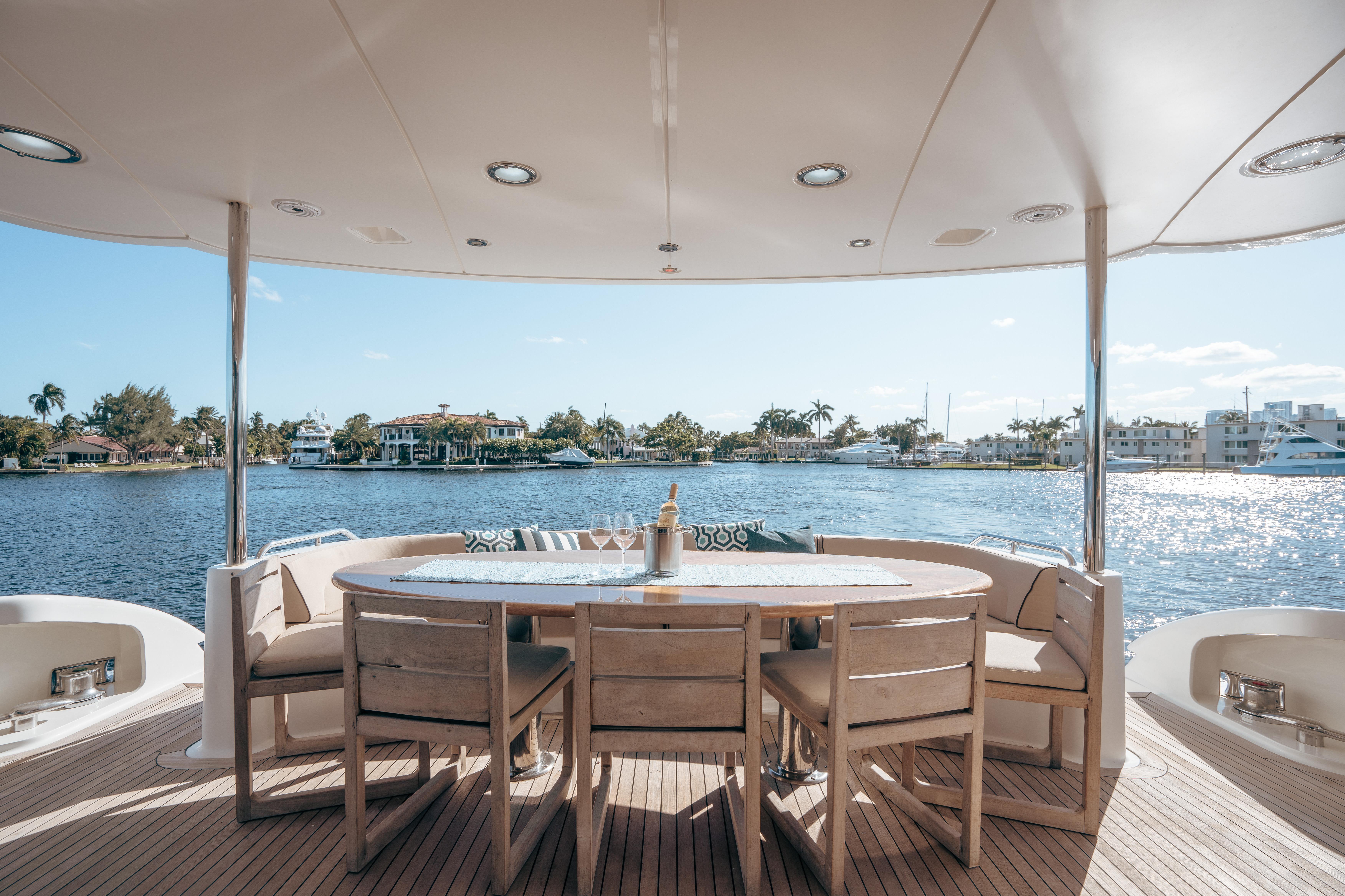 Yacht Photo 39