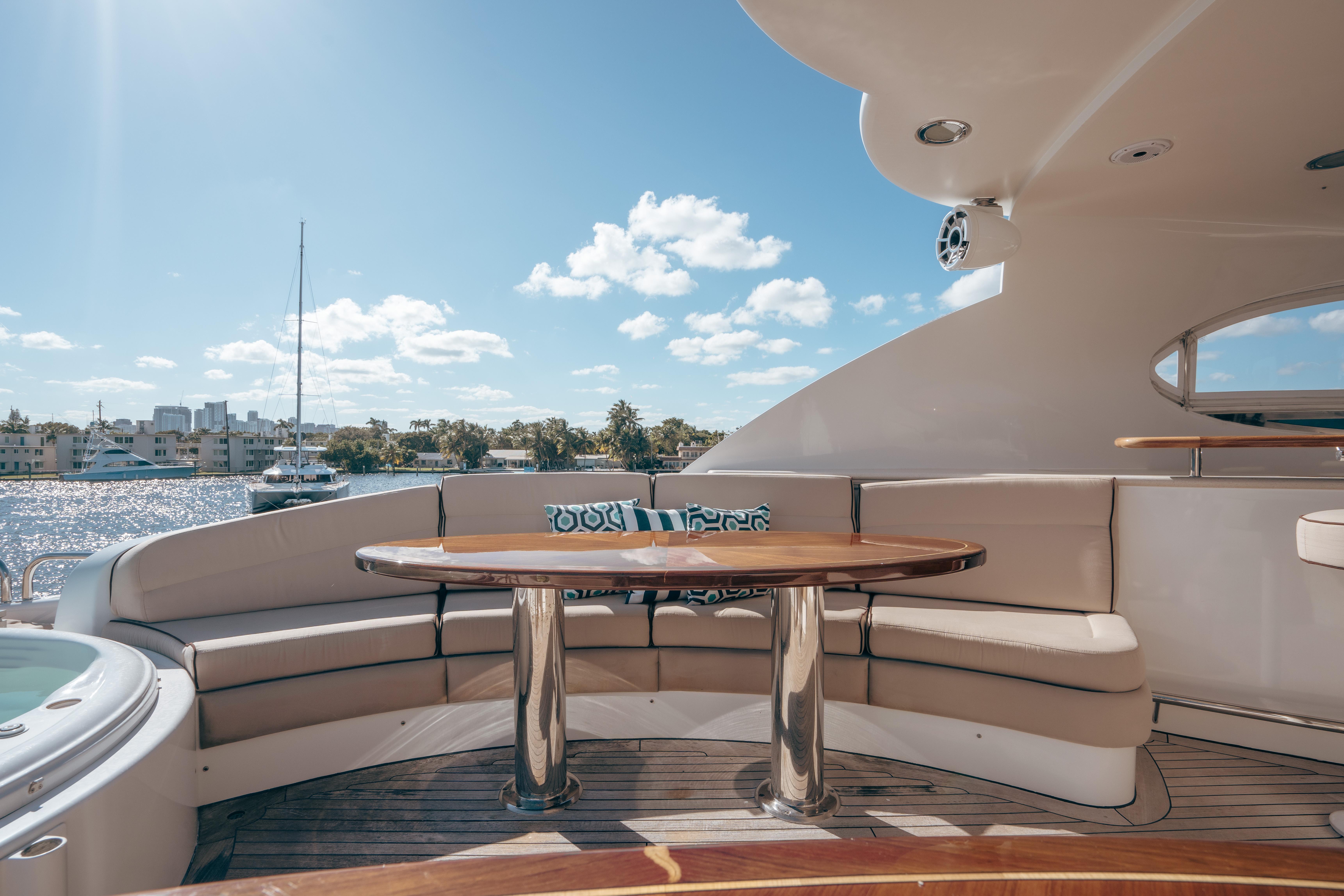 Yacht Photo 41