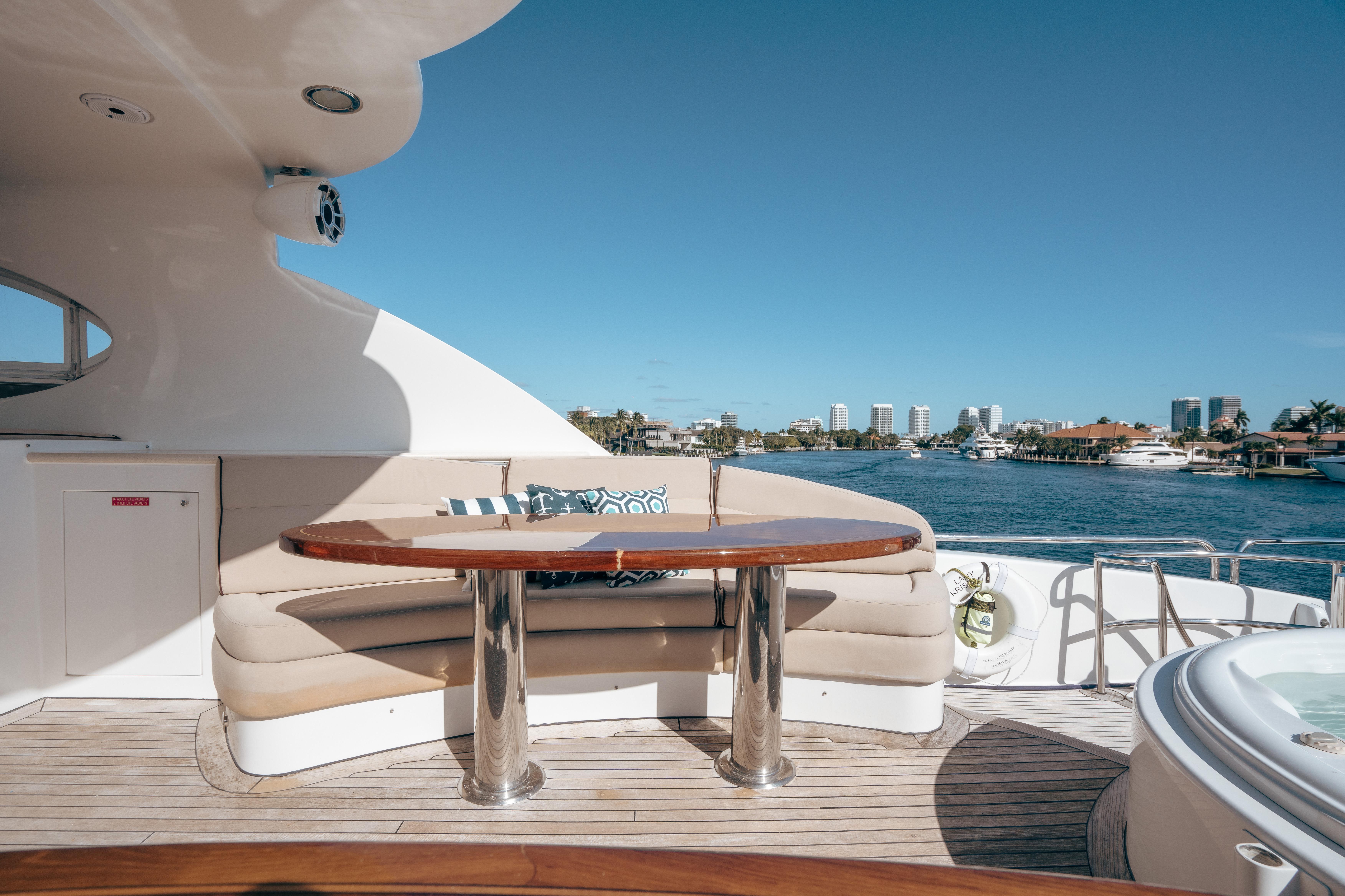 Yacht Photo 45