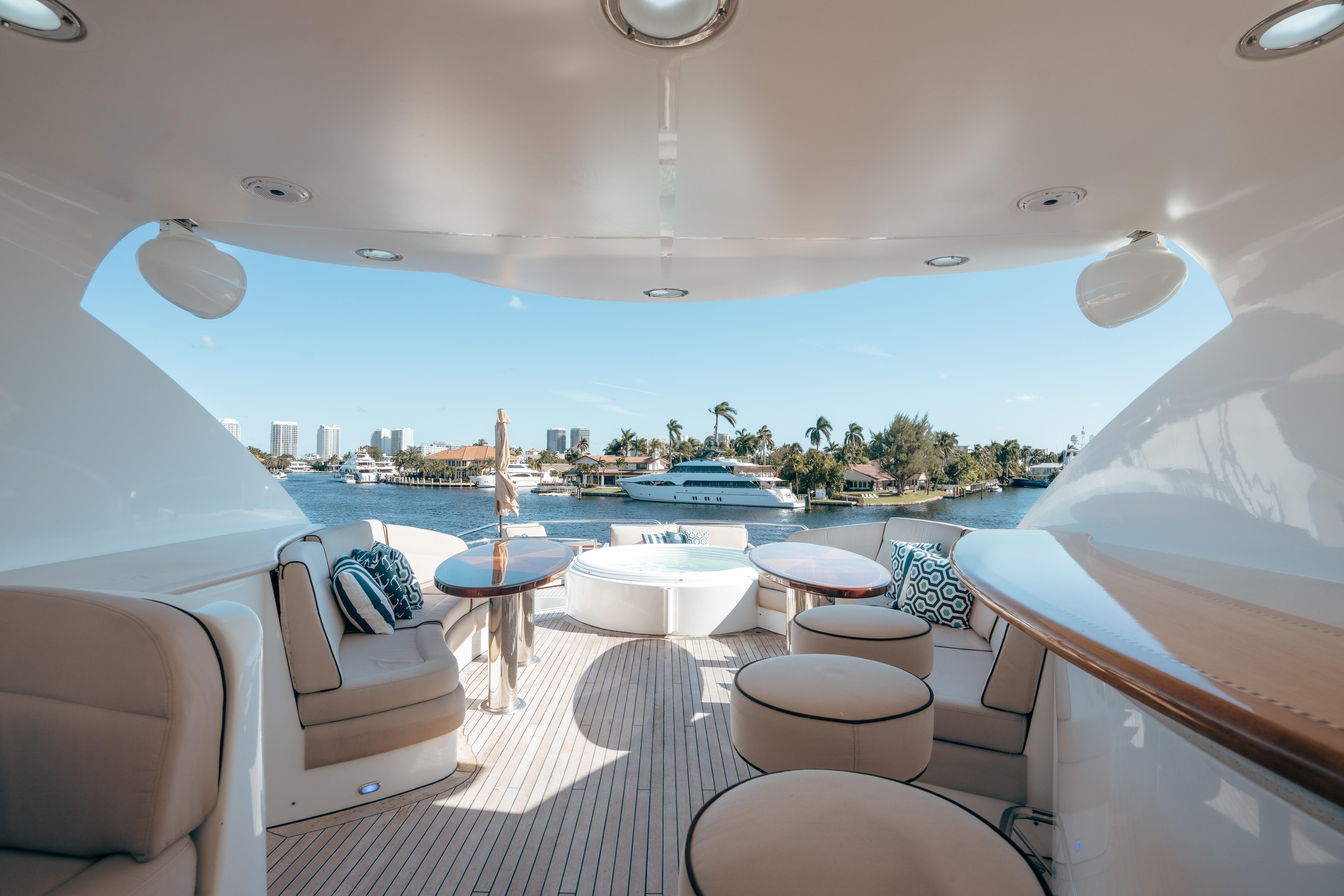 Yacht Photo 46