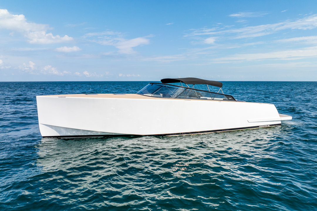Yacht Photo 2