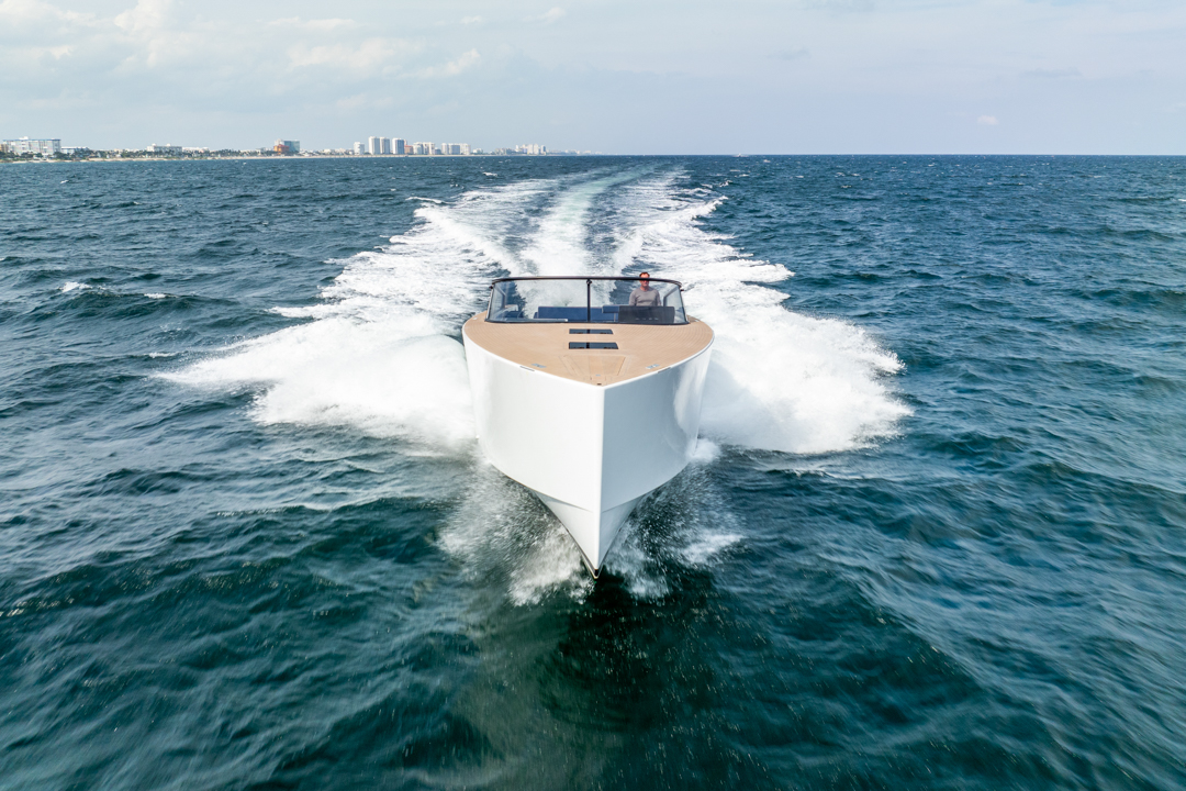 Yacht Photo 21