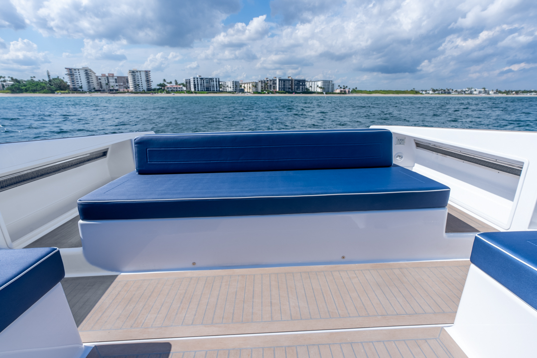 Yacht Photo 23