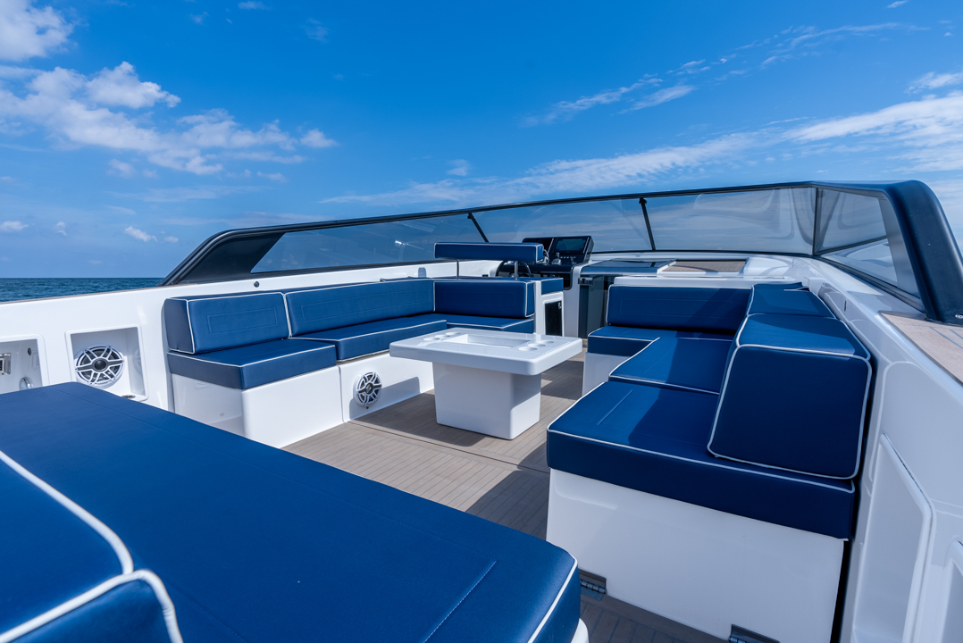Yacht Photo 26