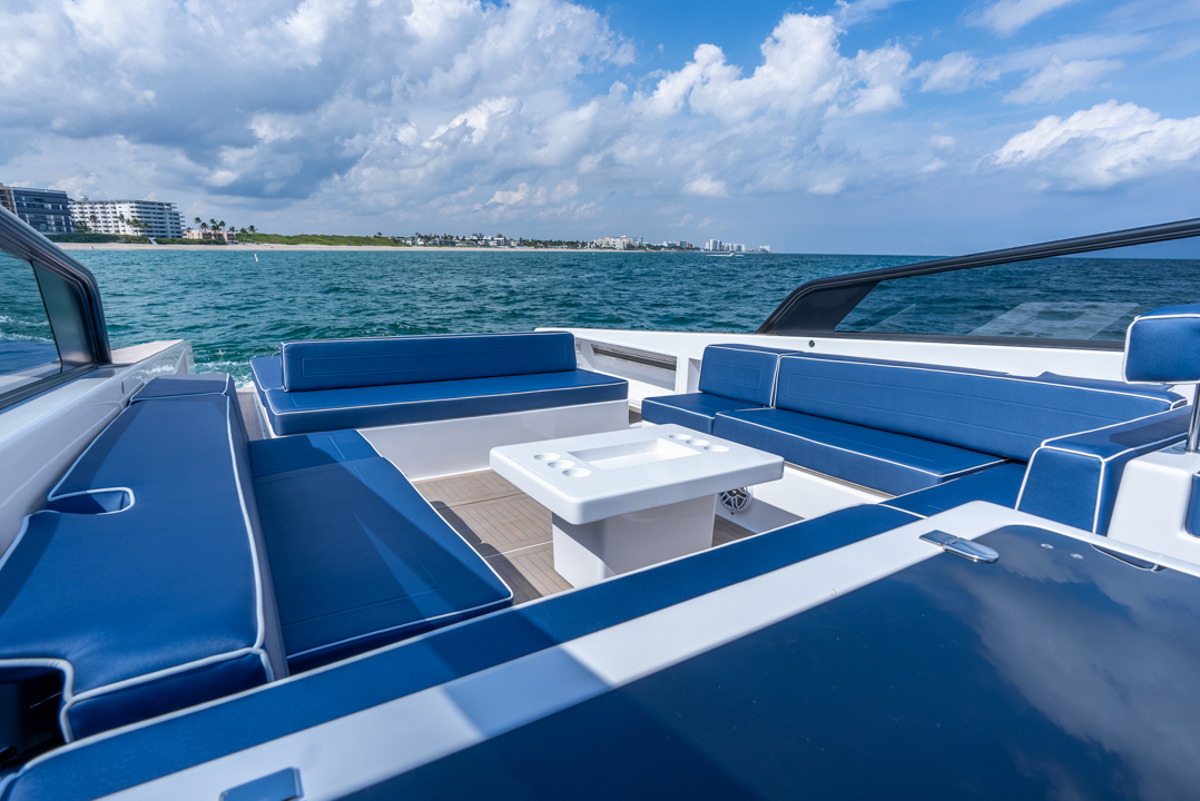 Yacht Photo 27
