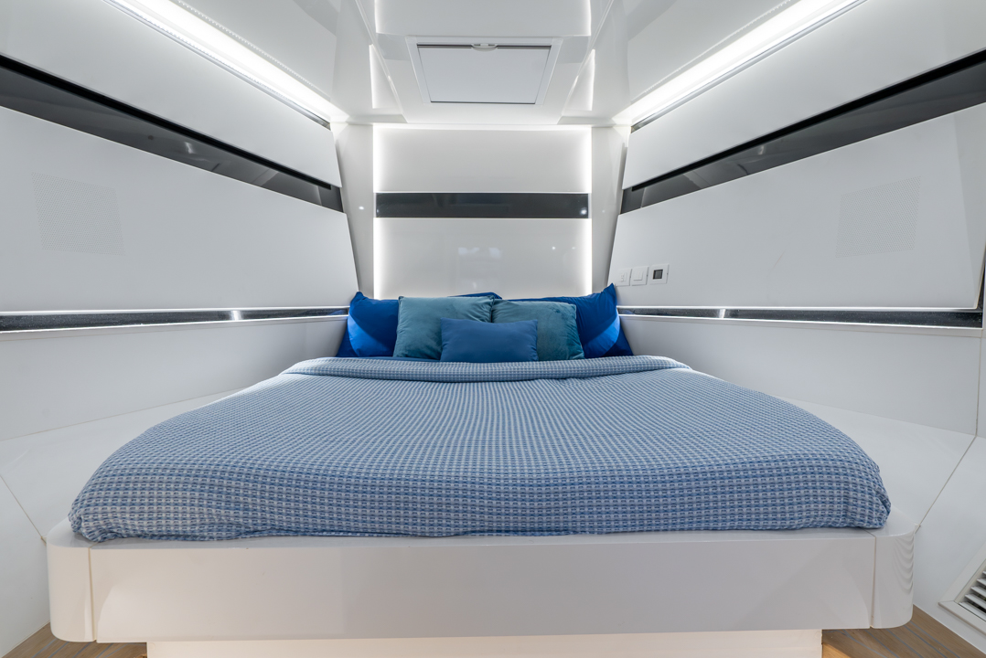 Yacht Photo 36