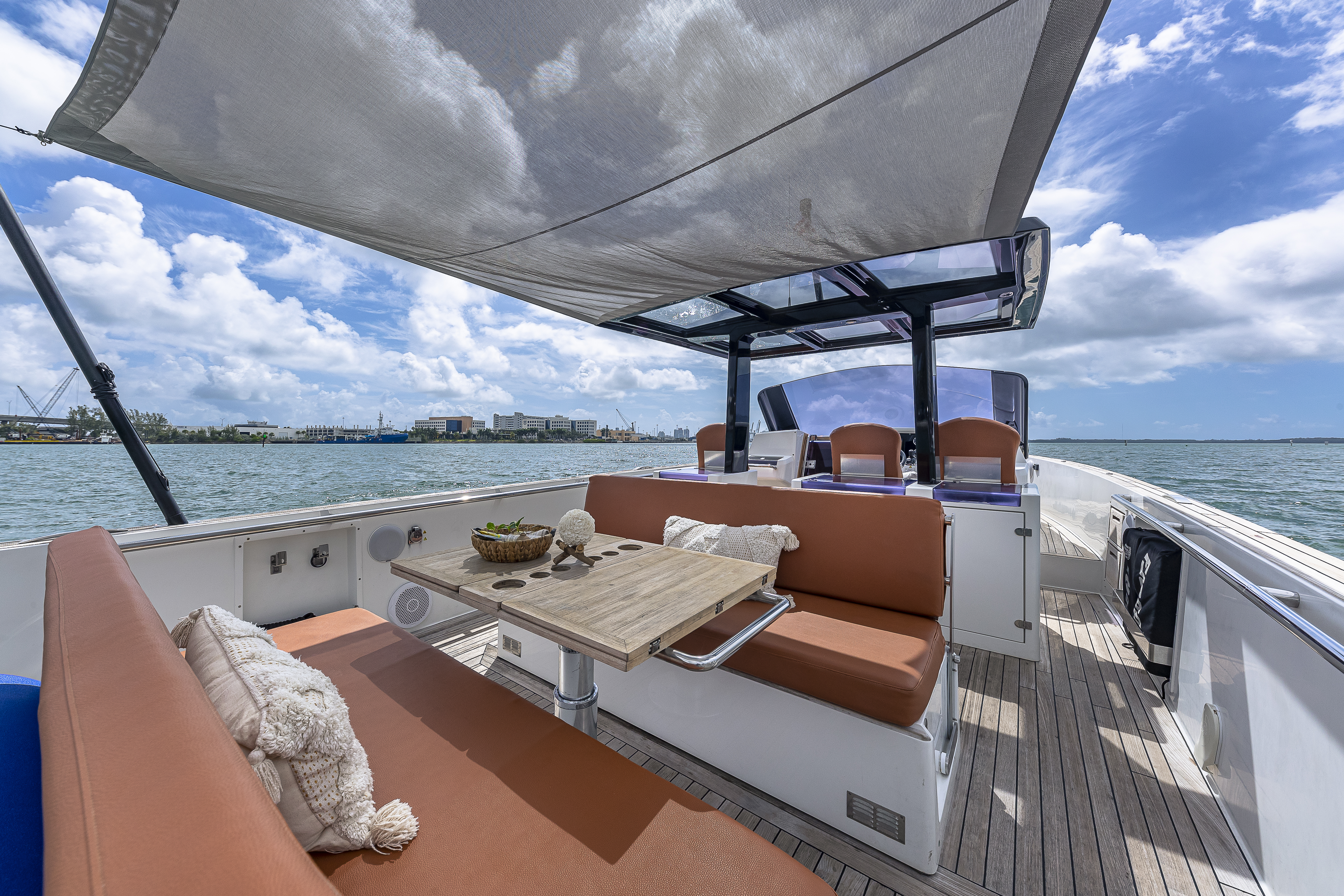 Yacht Photo 12