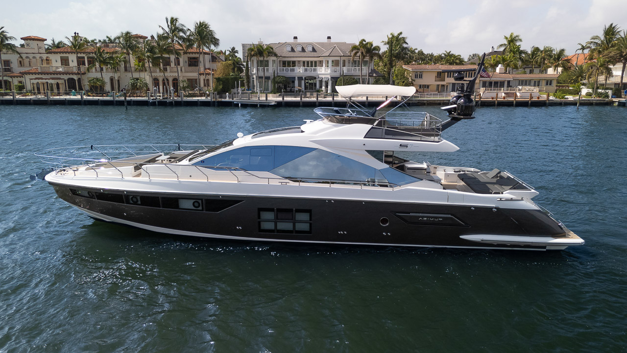Yacht Photo 4
