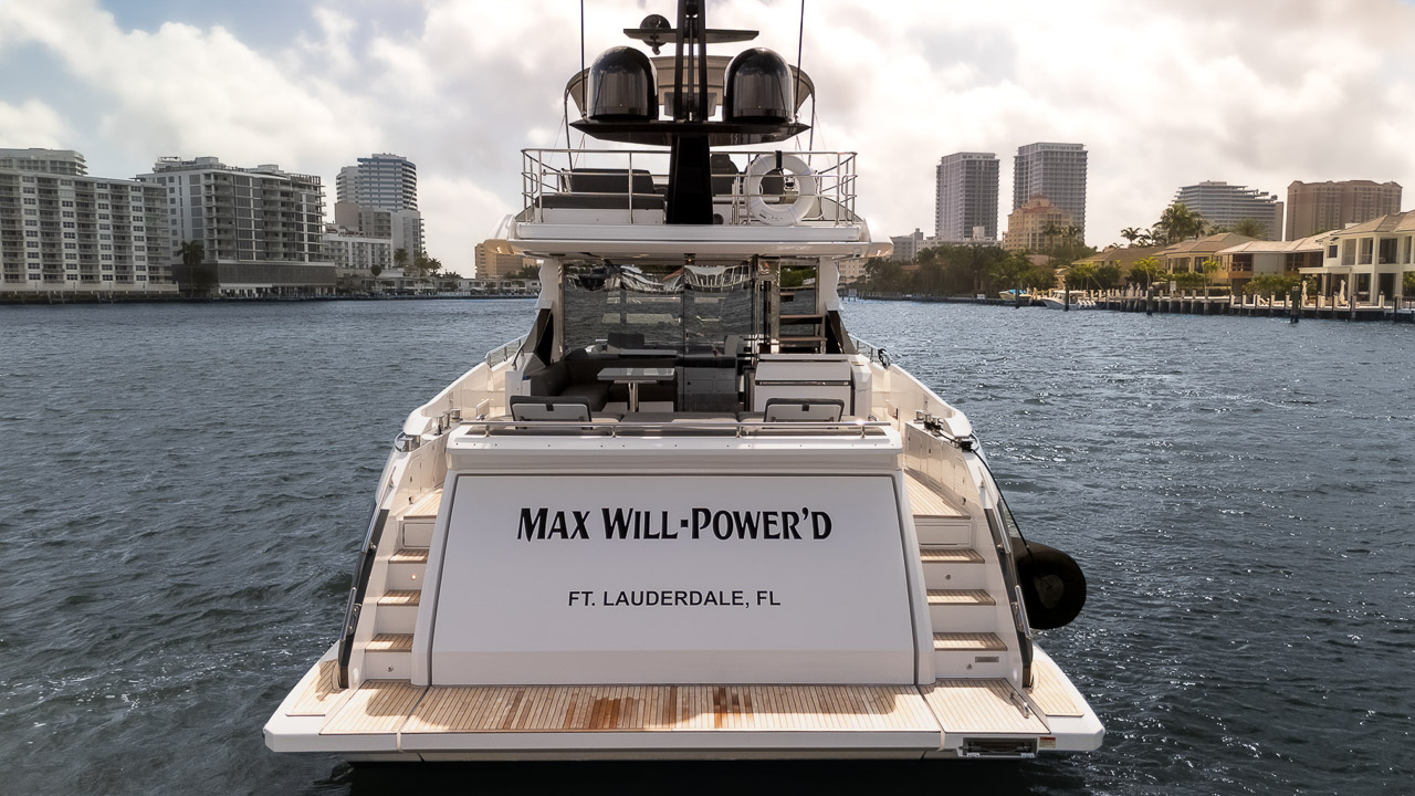Yacht Photo 8