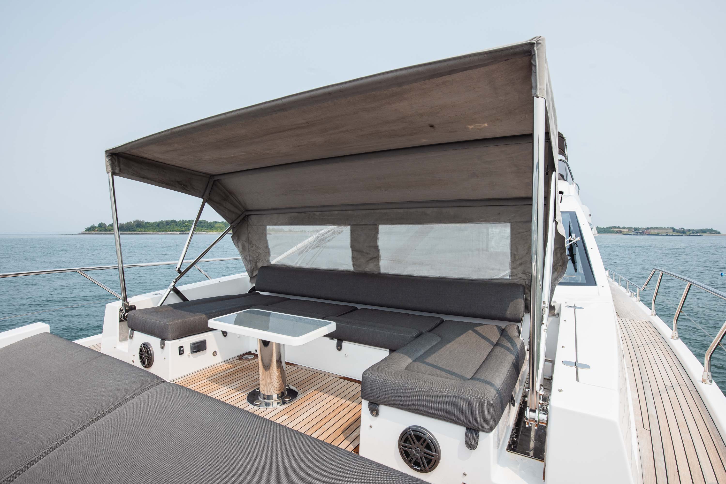 Yacht Photo 13