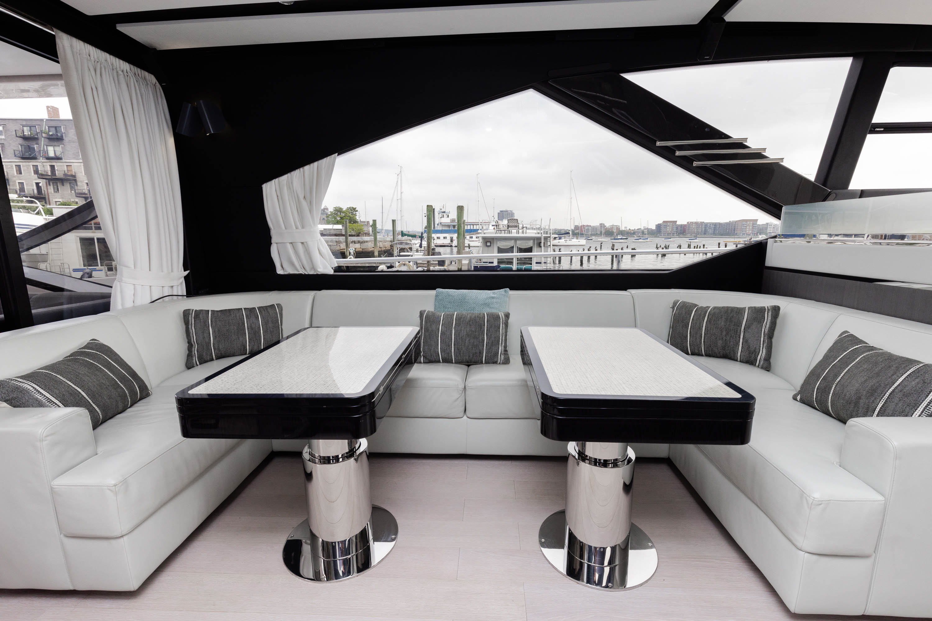 Yacht Photo 16