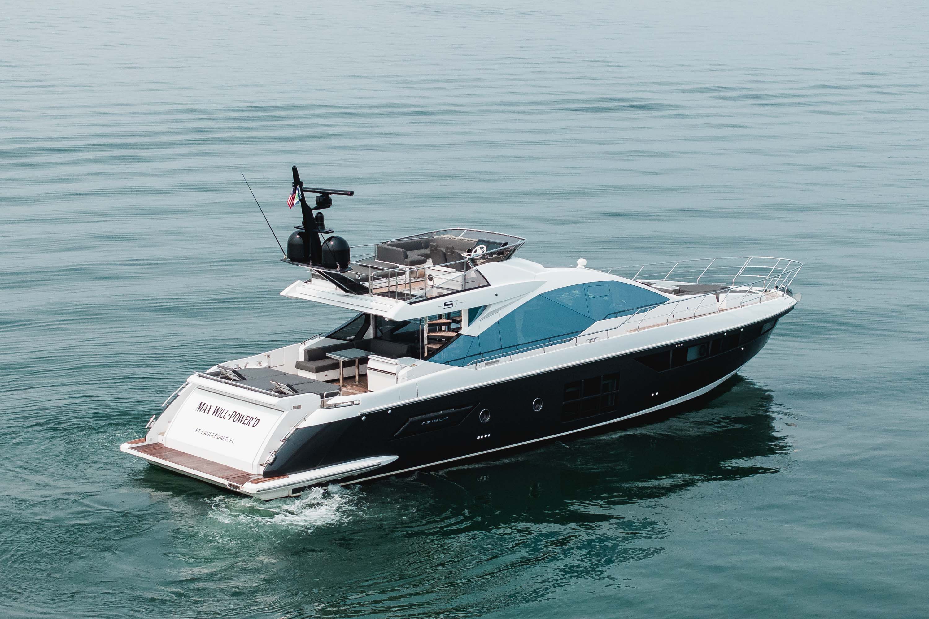 Yacht Photo 25