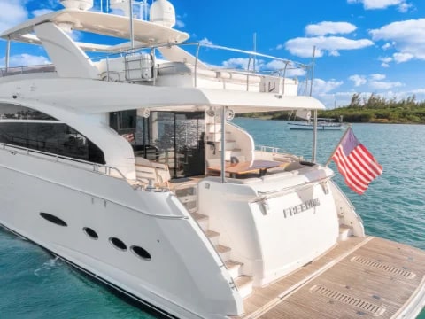 Yacht Photo 6