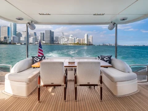 Yacht Photo 7