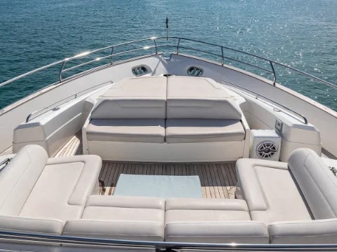 Yacht Photo 11