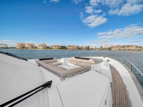Yacht Photo 12