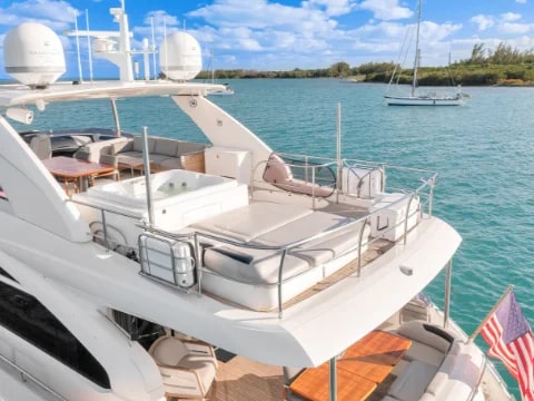 Yacht Photo 13