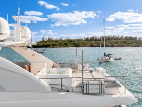 Yacht Photo 14