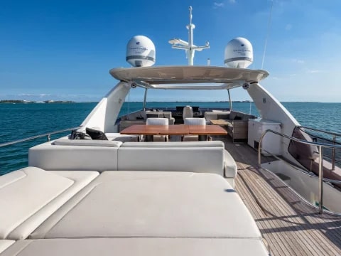 Yacht Photo 16