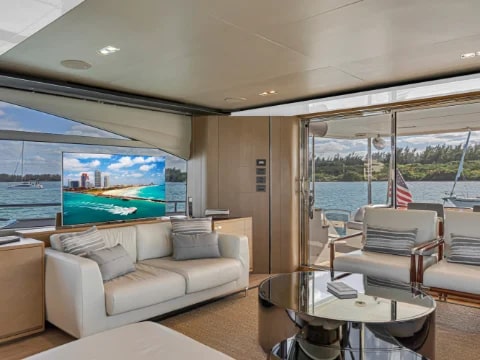 Yacht Photo 20