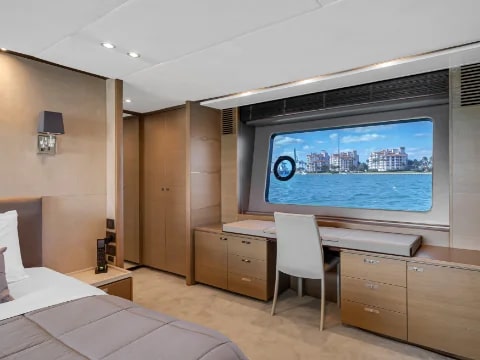 Yacht Photo 26