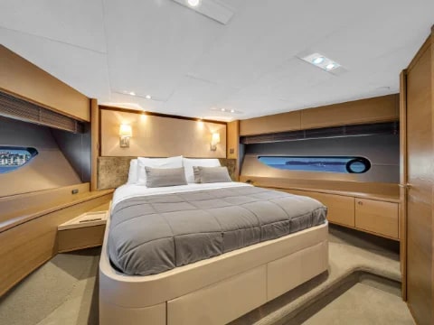Yacht Photo 29