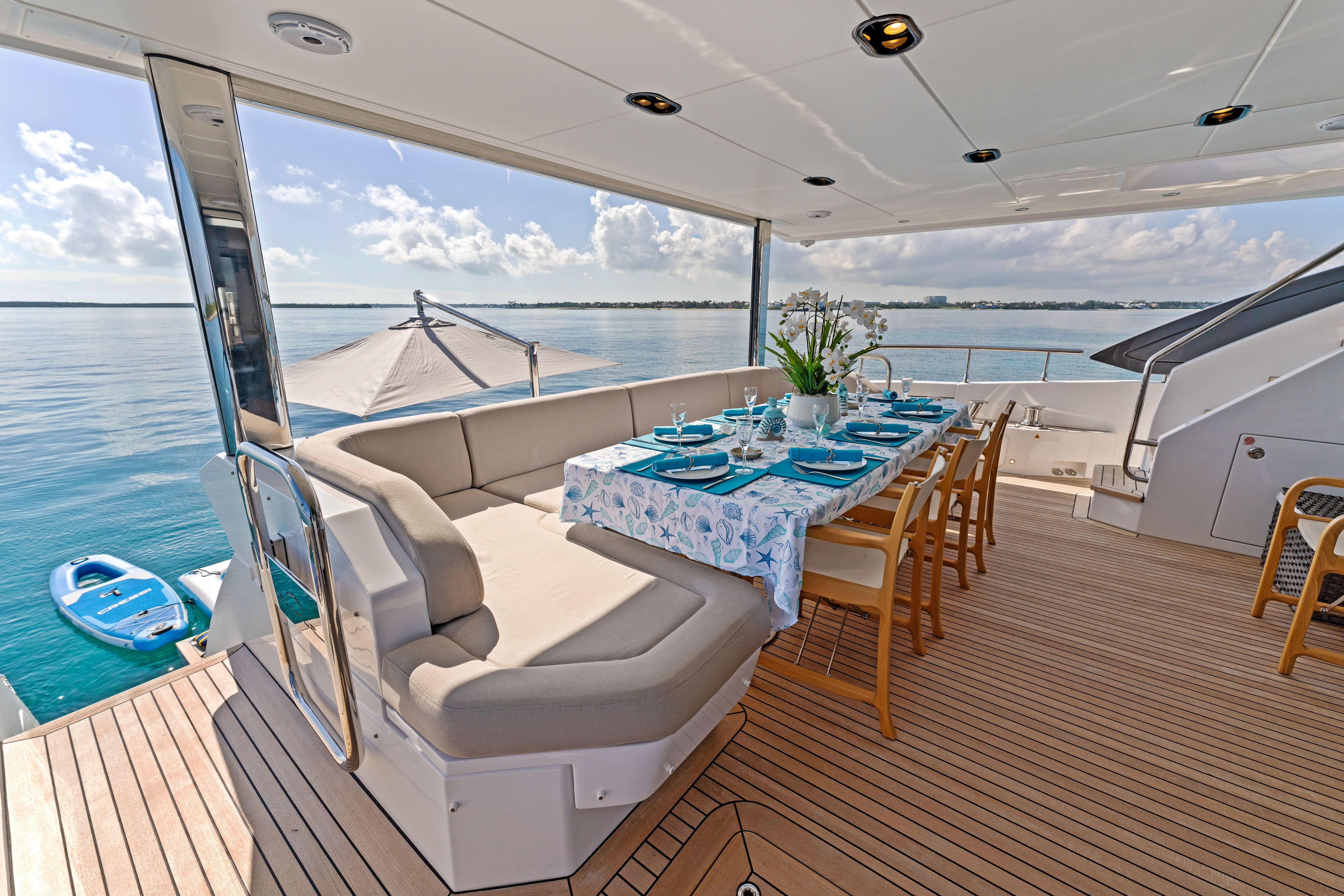 Yacht Photo 13
