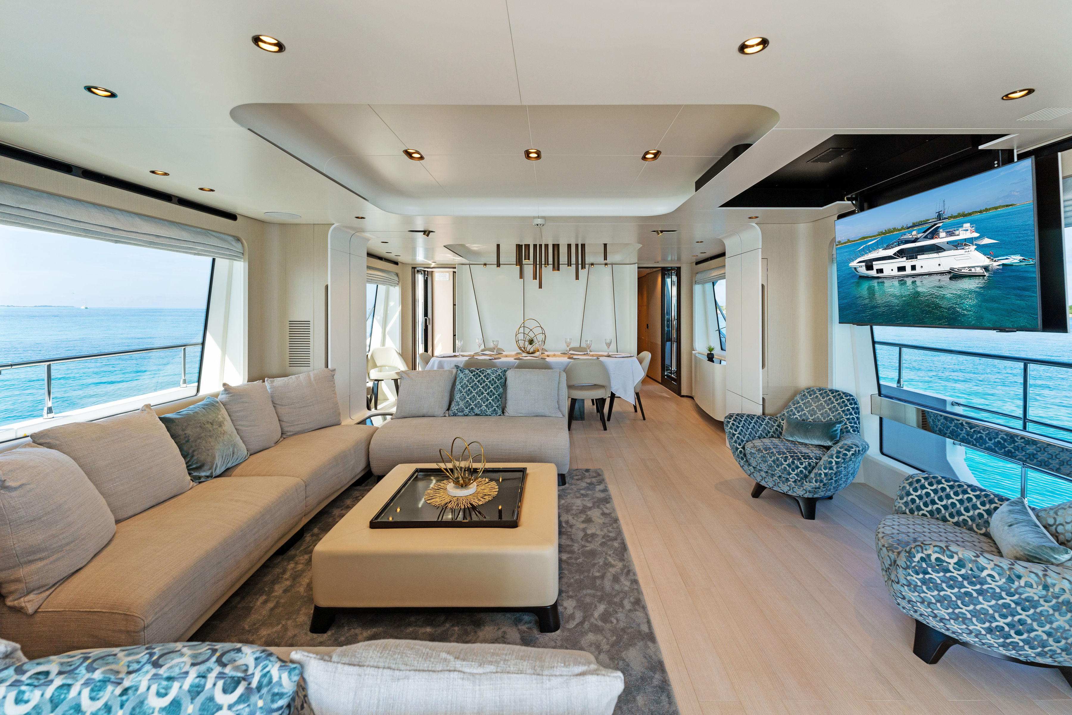 Yacht Photo 24