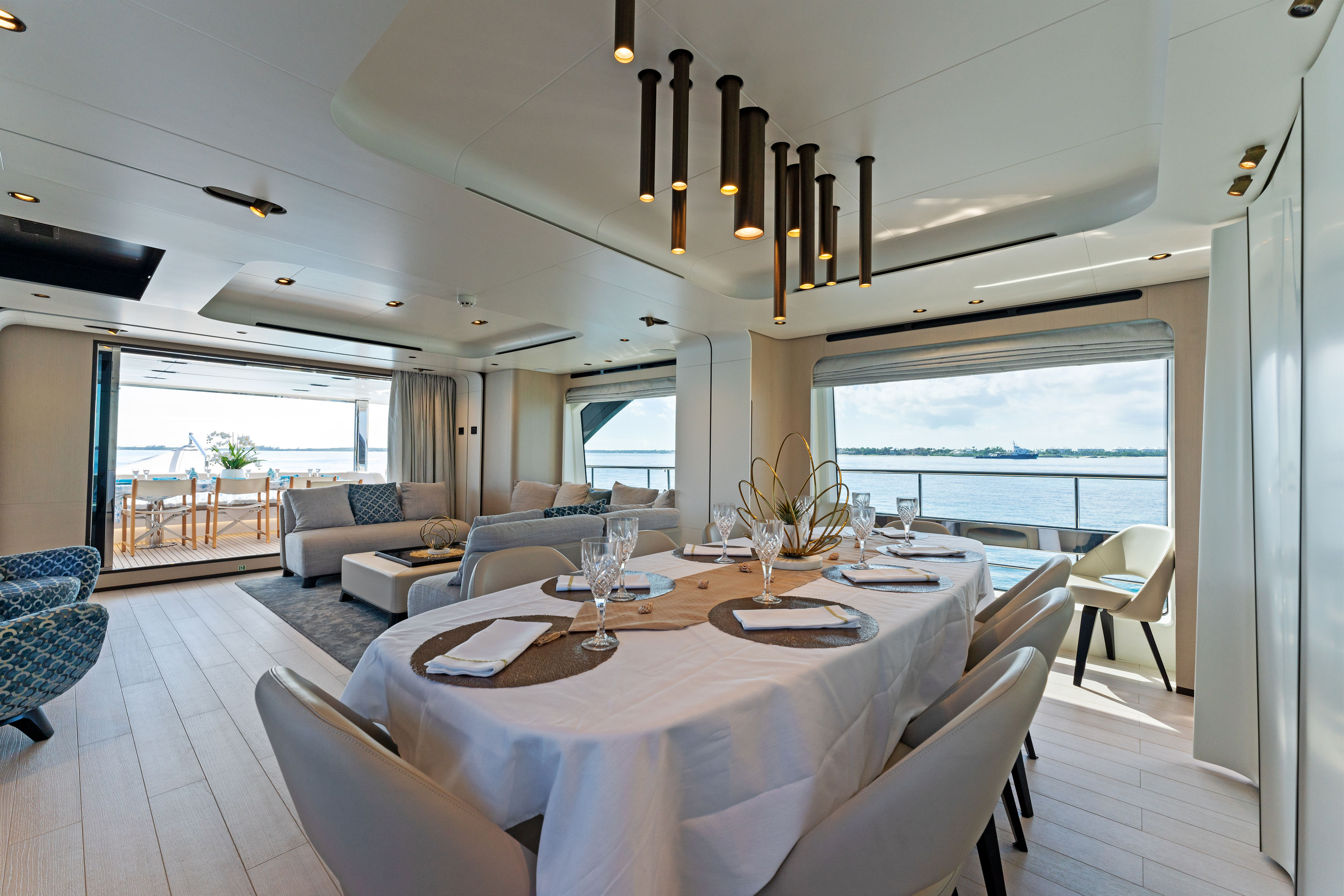 Yacht Photo 26