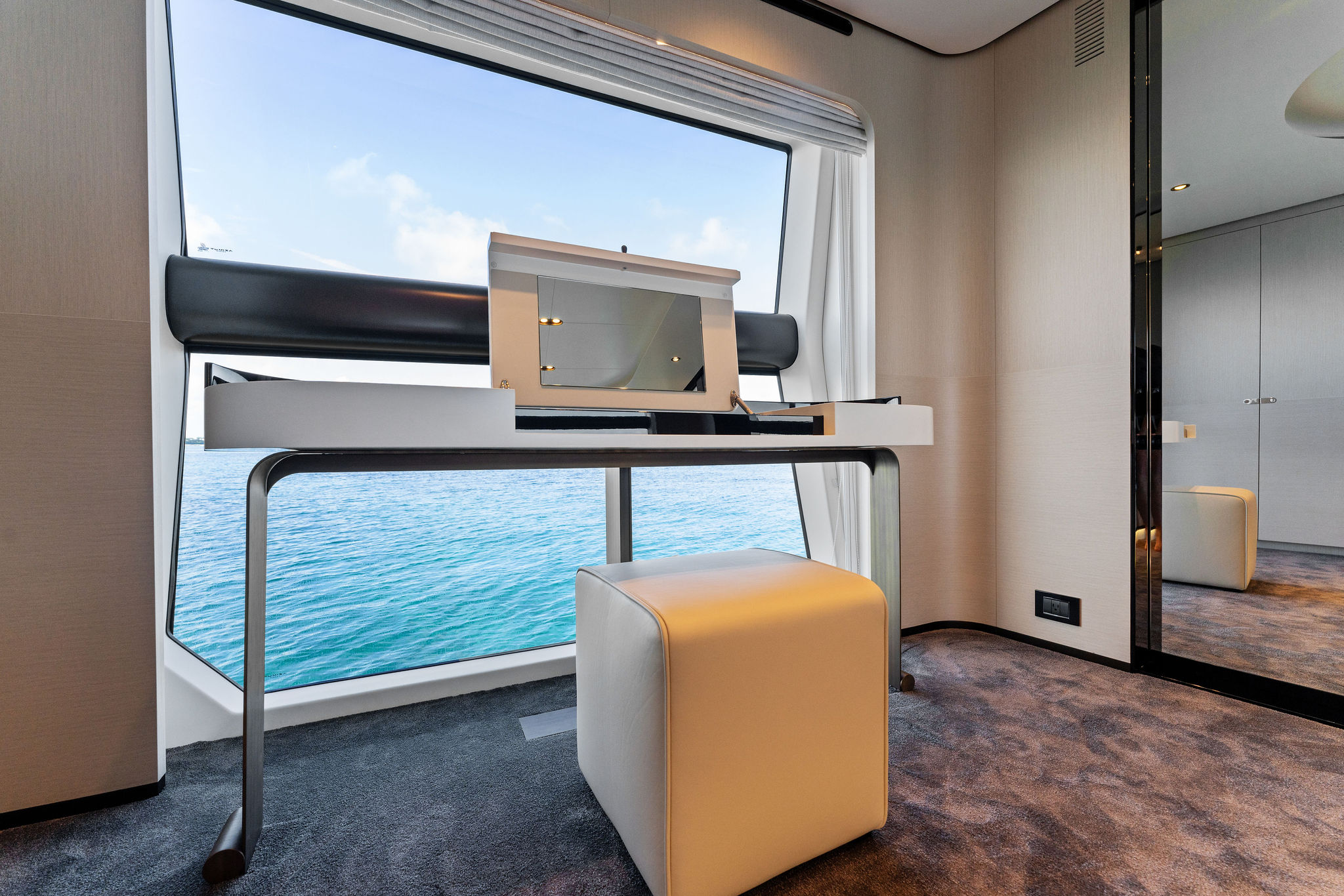Yacht Photo 29