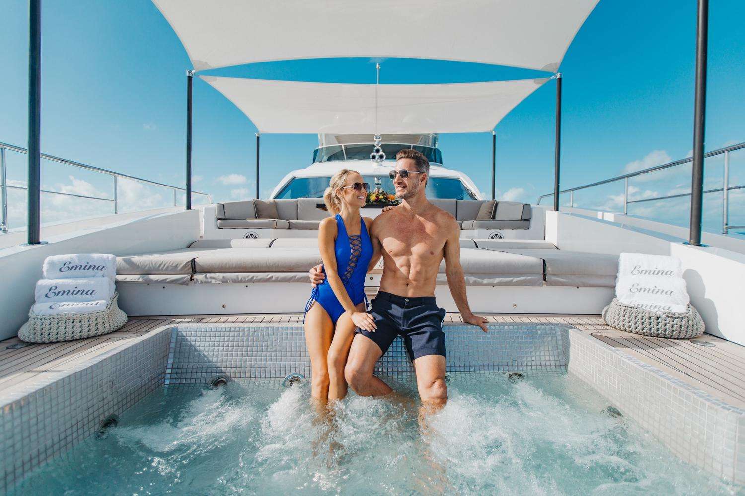 Yacht Photo 14