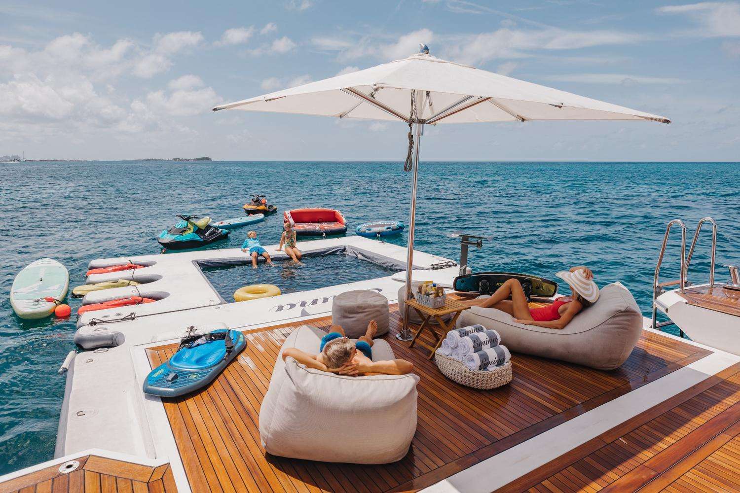 Yacht Photo 11
